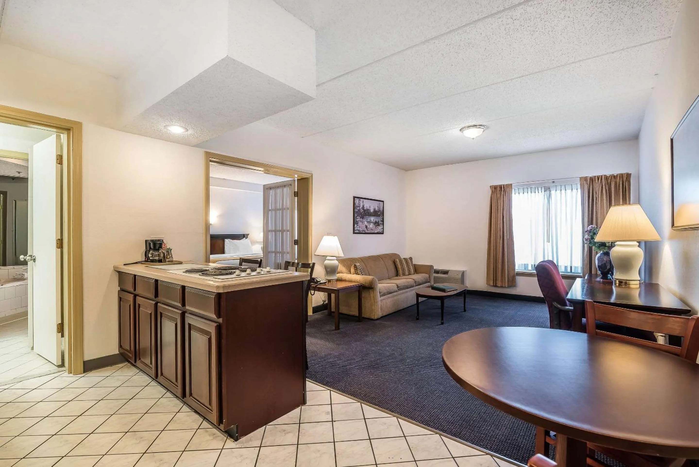 Bedroom in Quality Inn & Suites Albany Airport