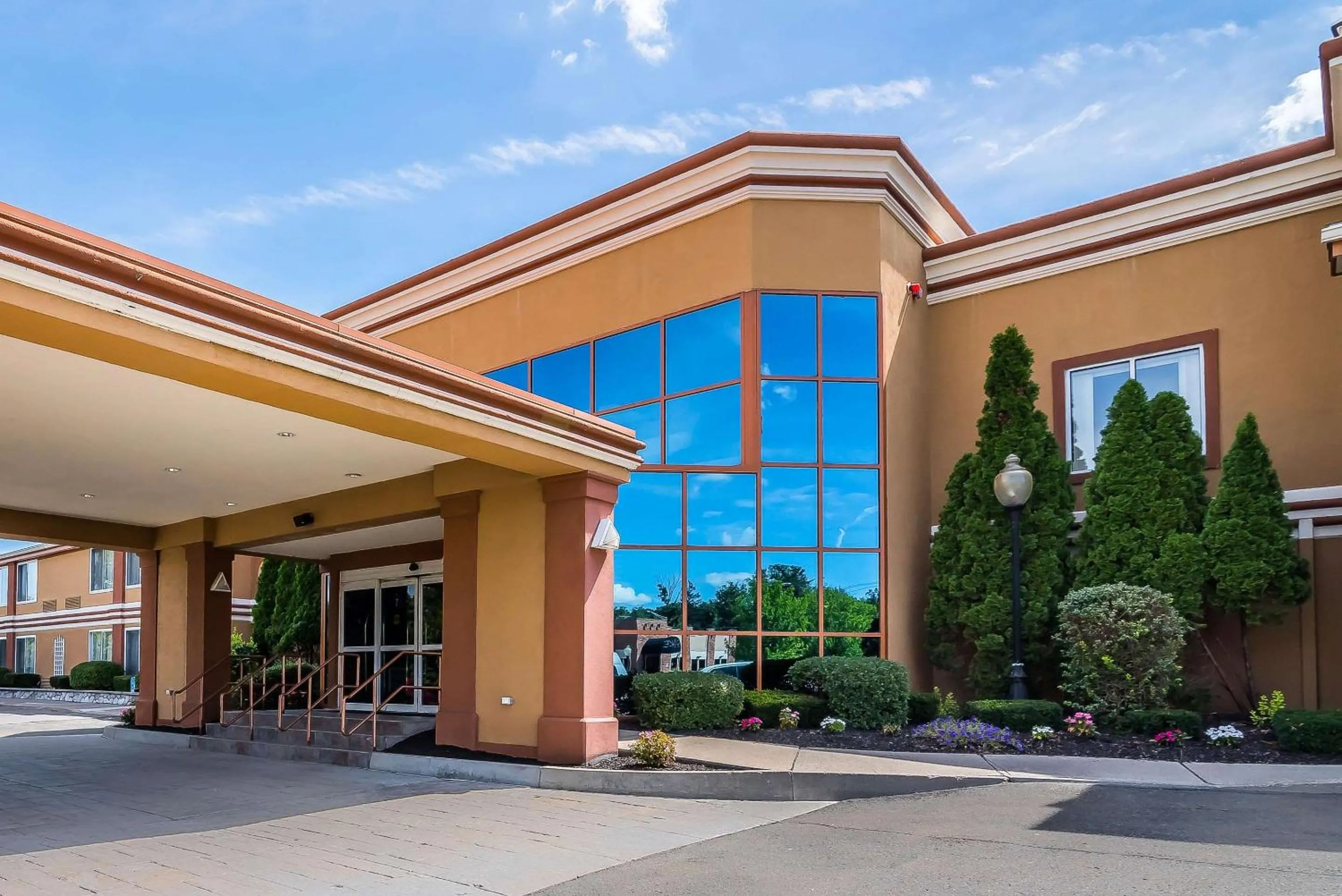 Property building in Quality Inn & Suites Albany Airport