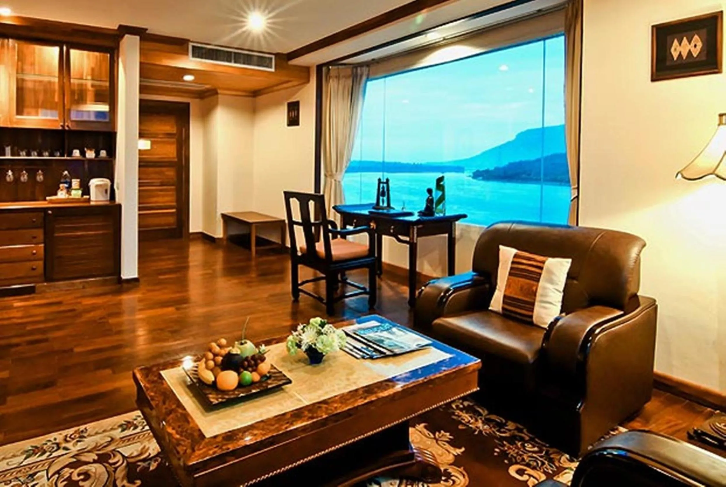 Living room in Champasak Grand Hotel