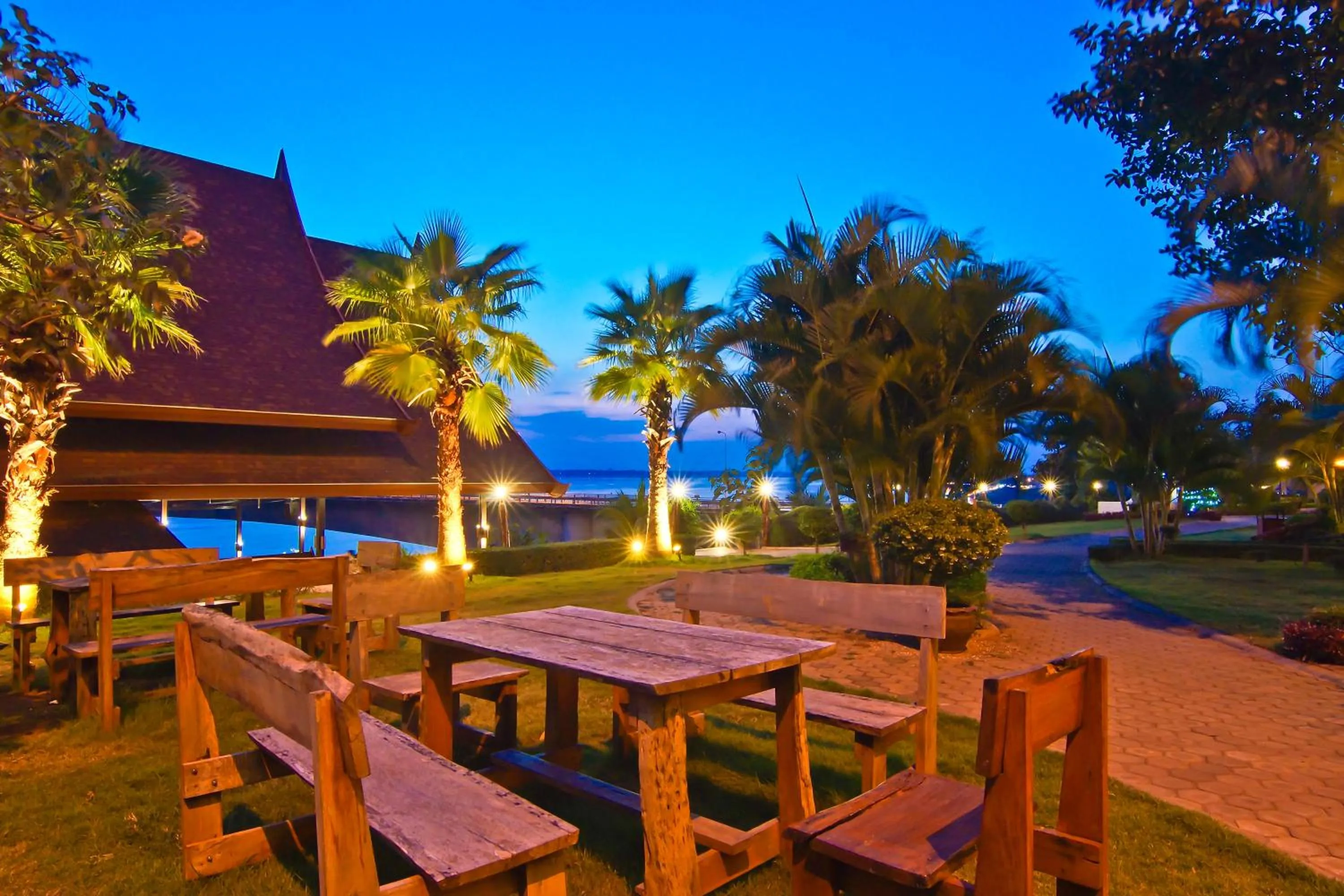 Restaurant/places to eat in Champasak Grand Hotel
