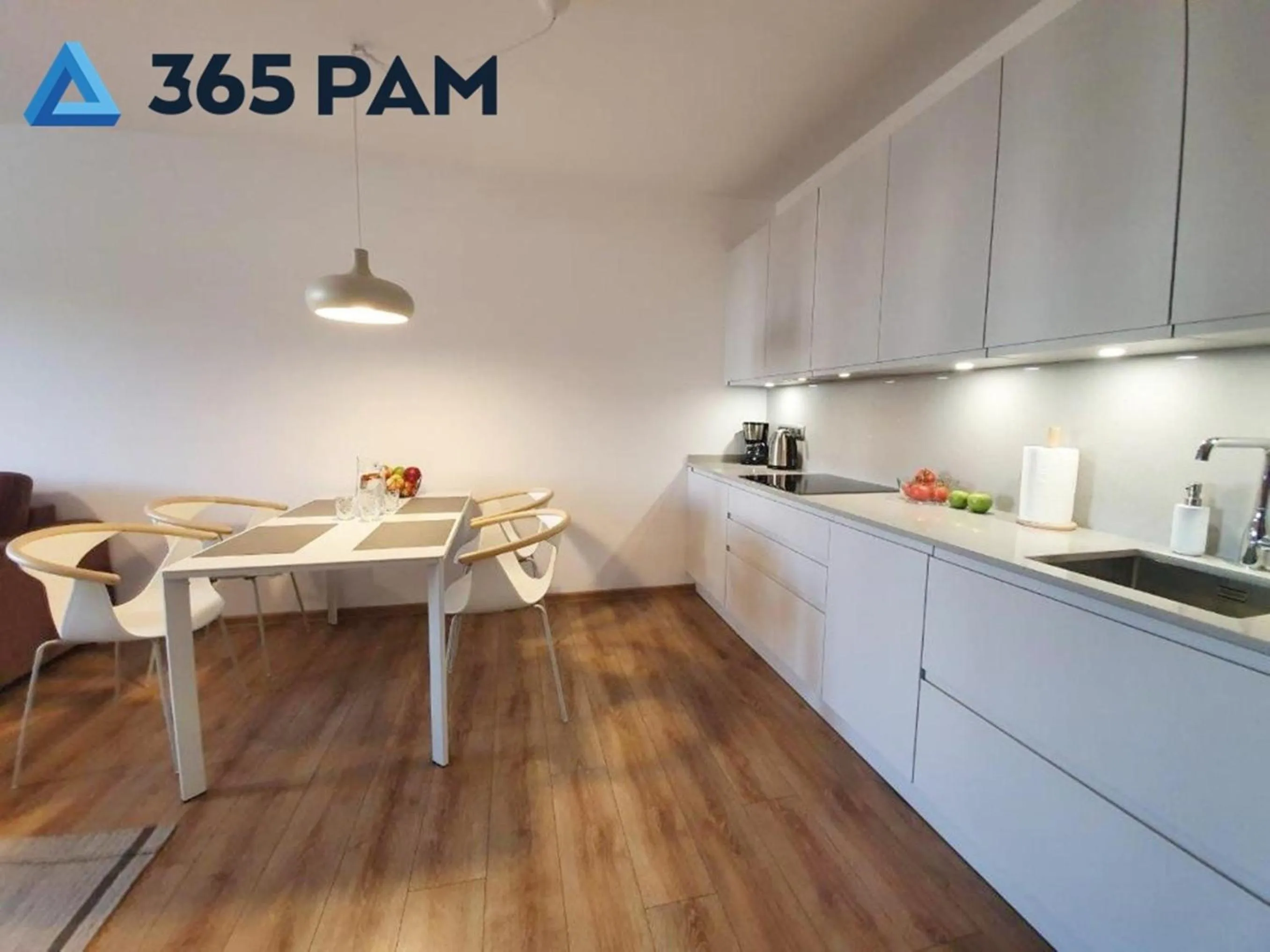 Kitchen or kitchenette in 365PAM - Apartament z BASENEM Polanki Park
