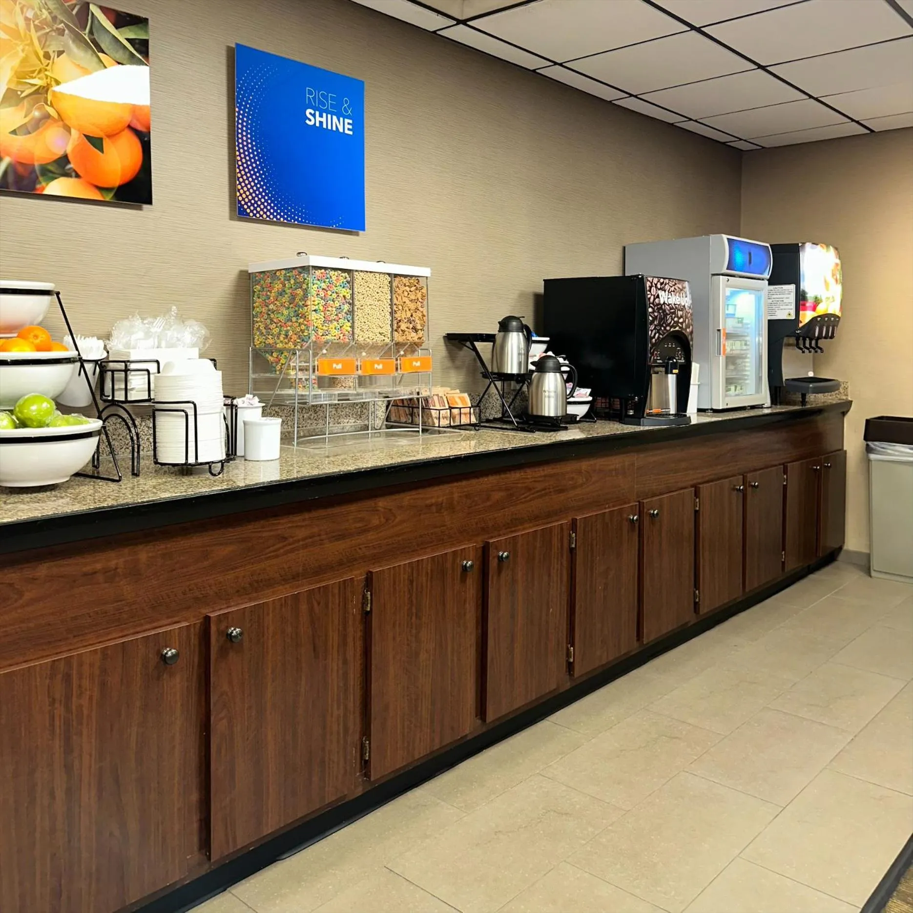Breakfast in Comfort Inn Falls Church - Tysons Corner