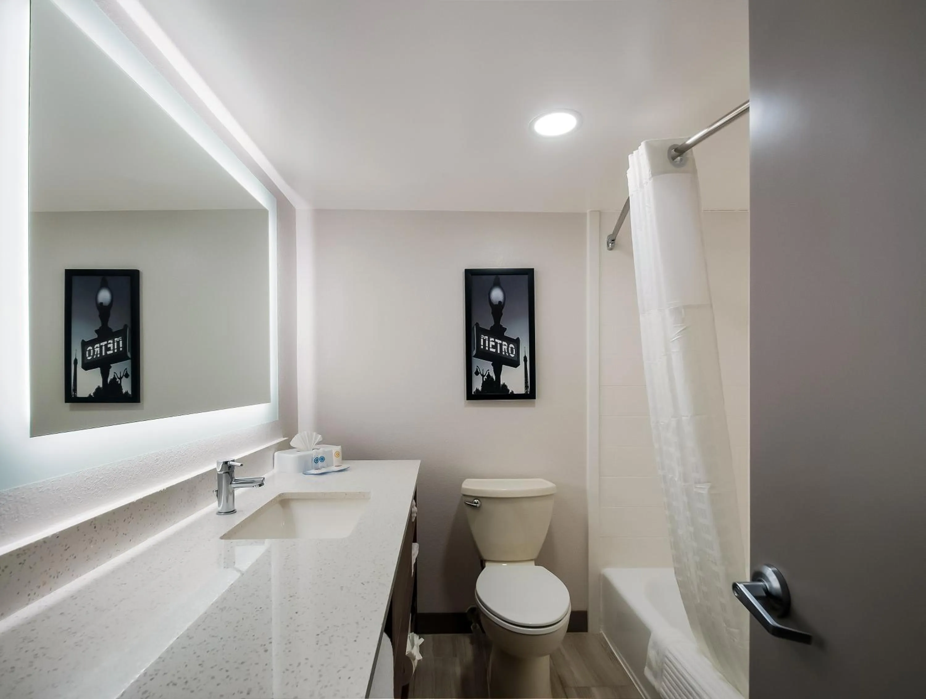 Bathroom in Comfort Inn Falls Church - Tysons Corner