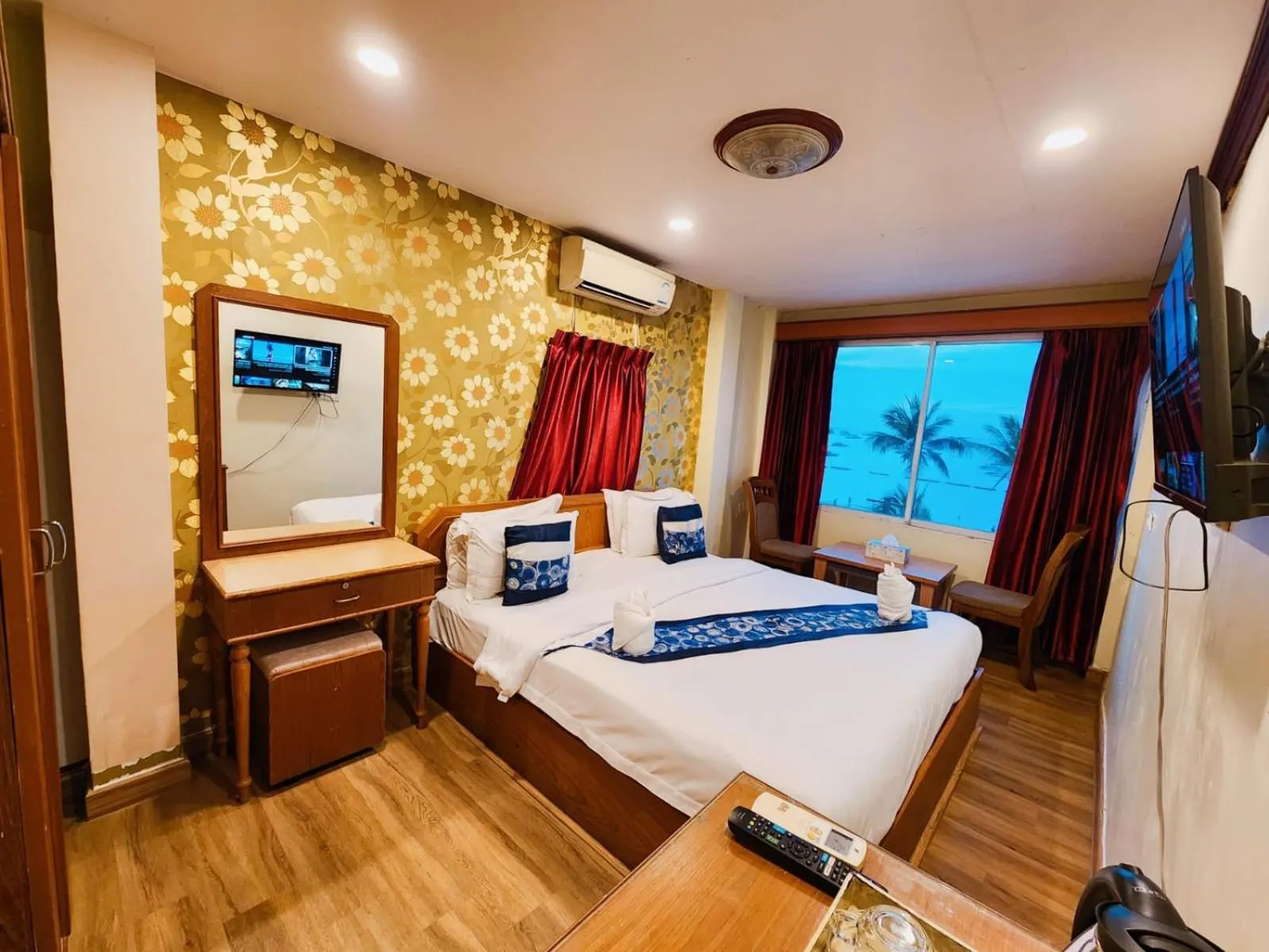 Bed in Star Residency Hotel