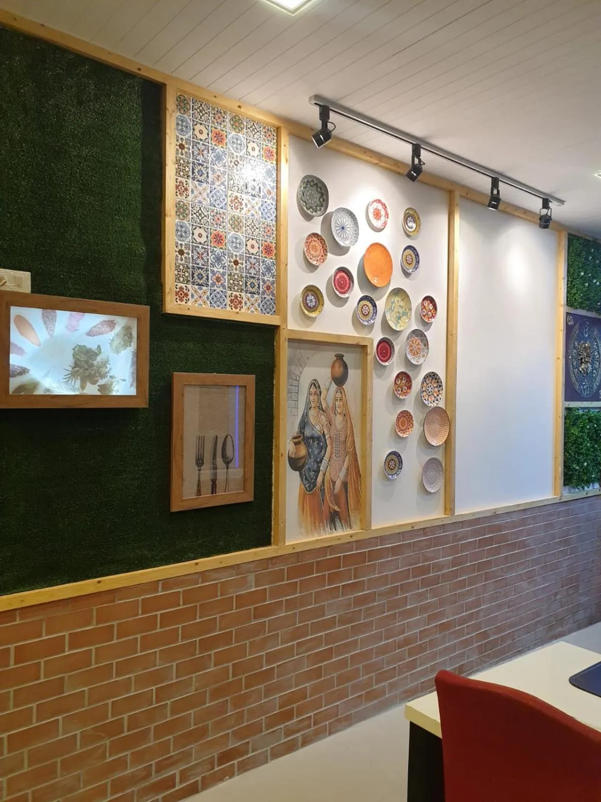 Restaurant/places to eat in Star Residency Hotel