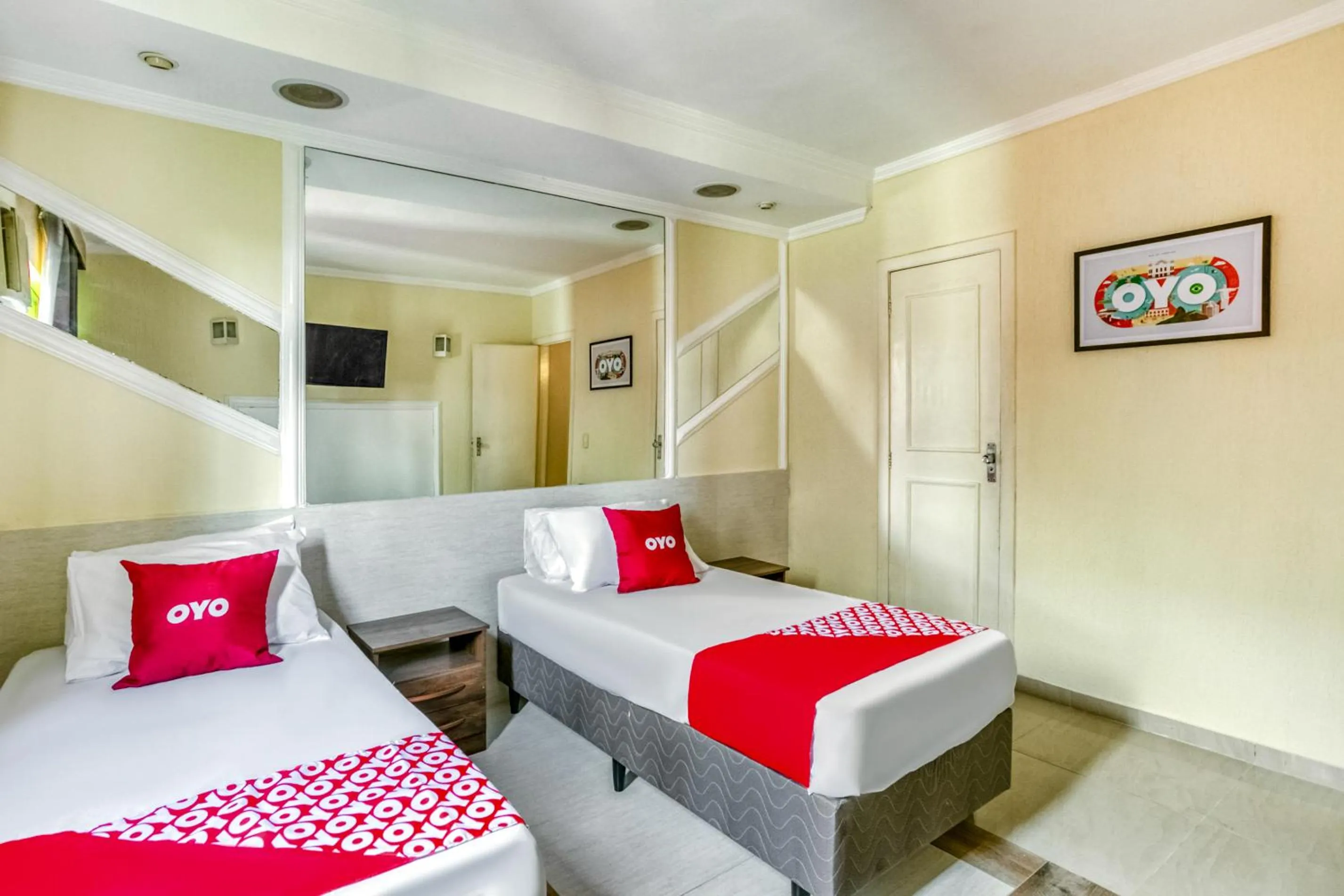 Bedroom in OYO Nobs Hotel, São João de Meriti