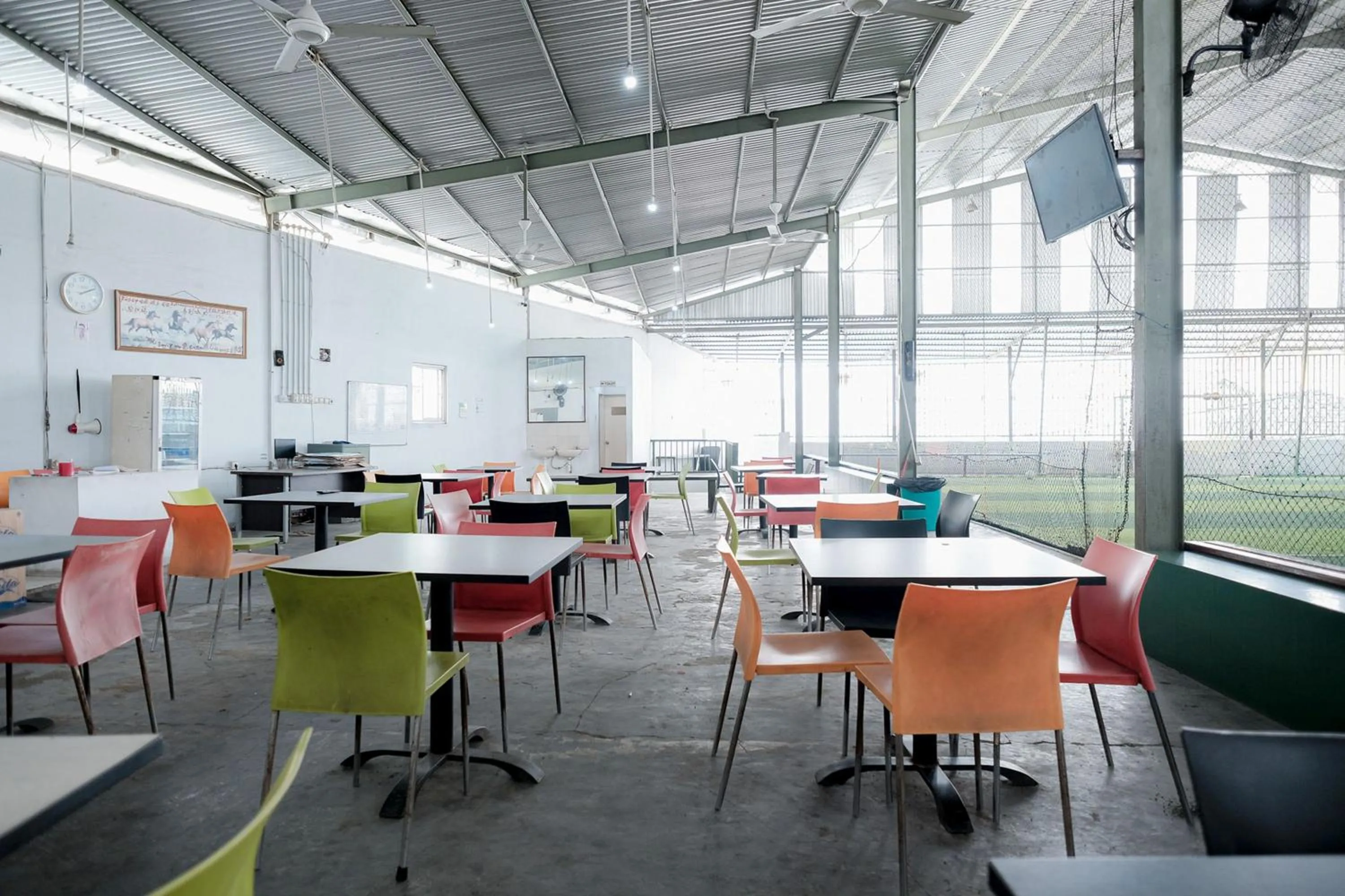 Dining area in RedDoorz near Tugu Pers Jambi