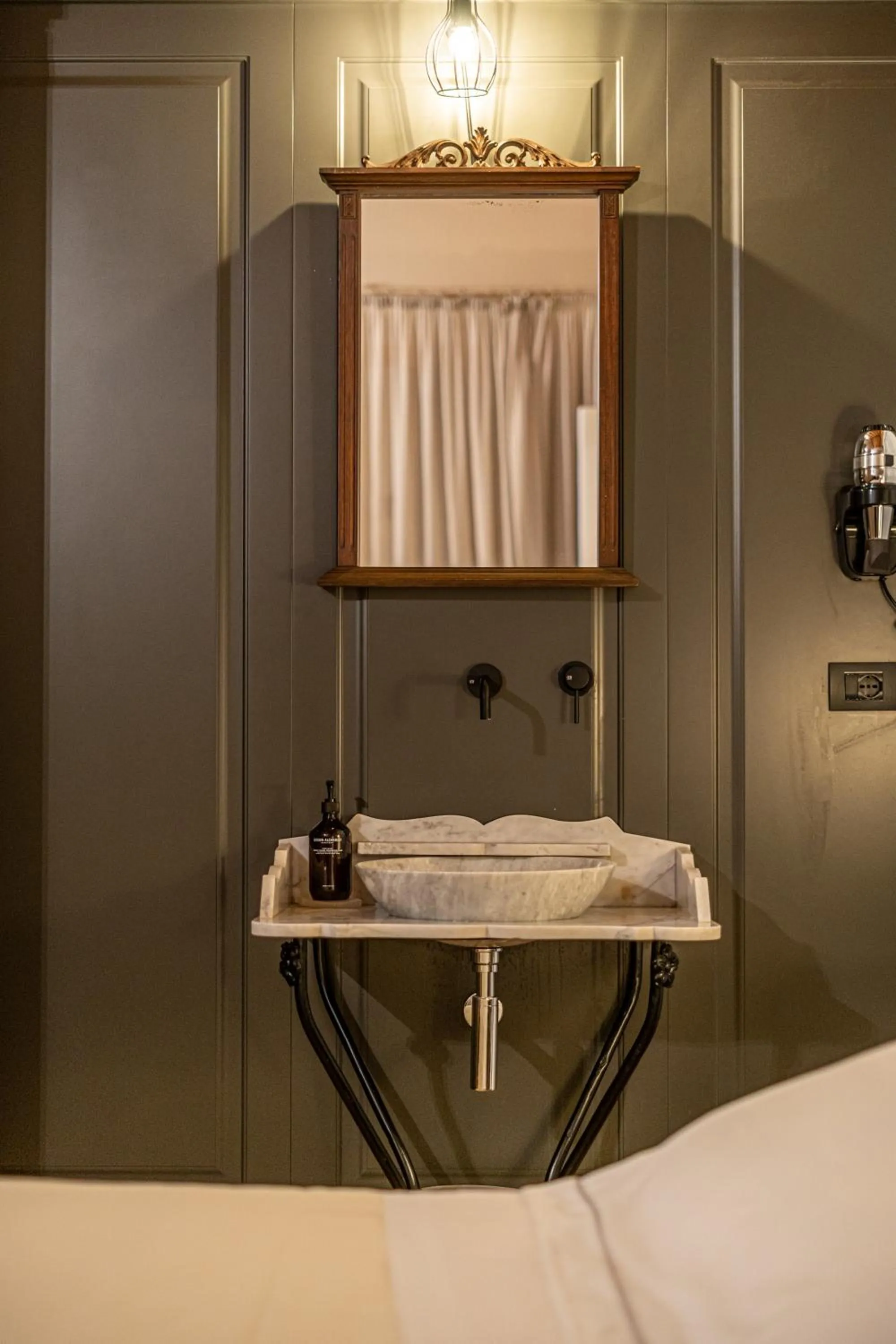 Bathroom, Bed in Casa Arrigo