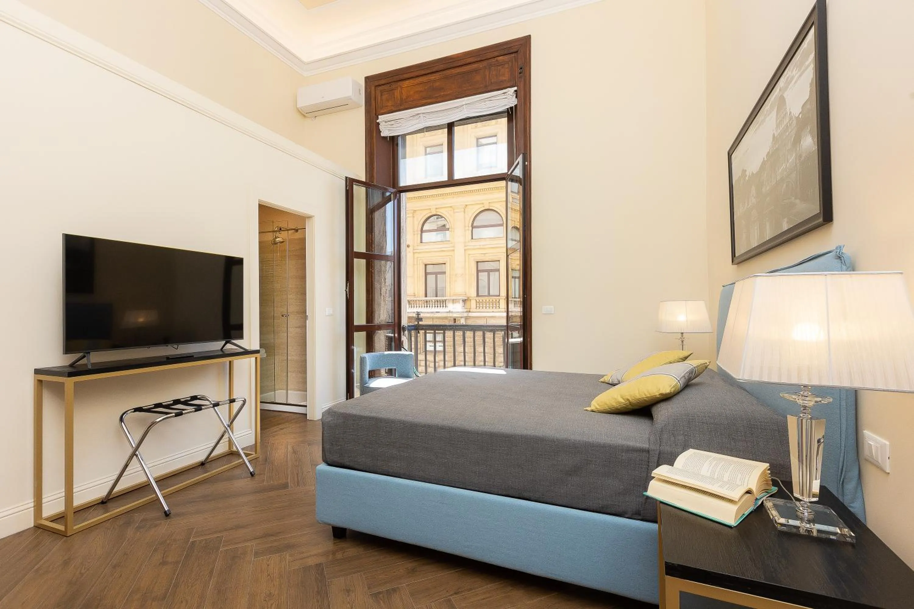 Bed in SPA Apartment Via Barberini