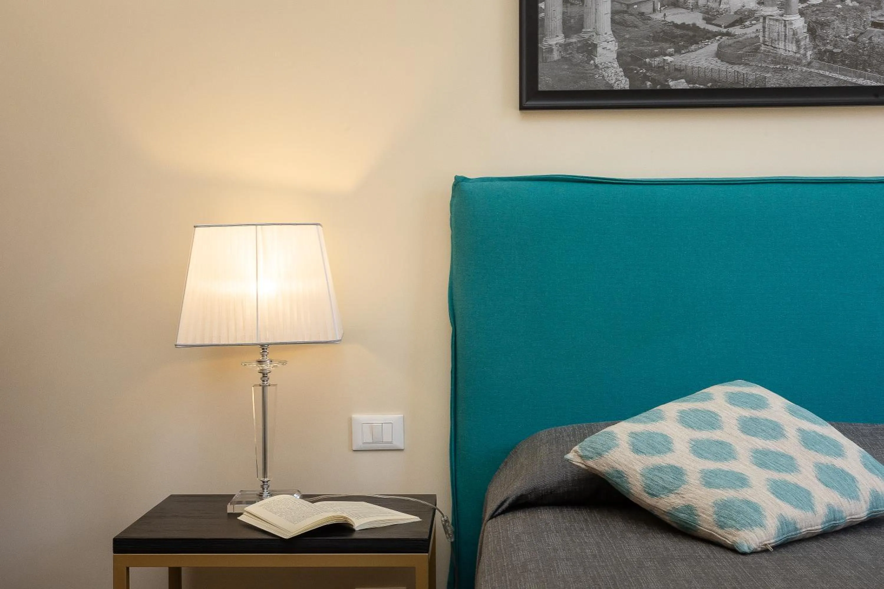 Bed in SPA Apartment Via Barberini