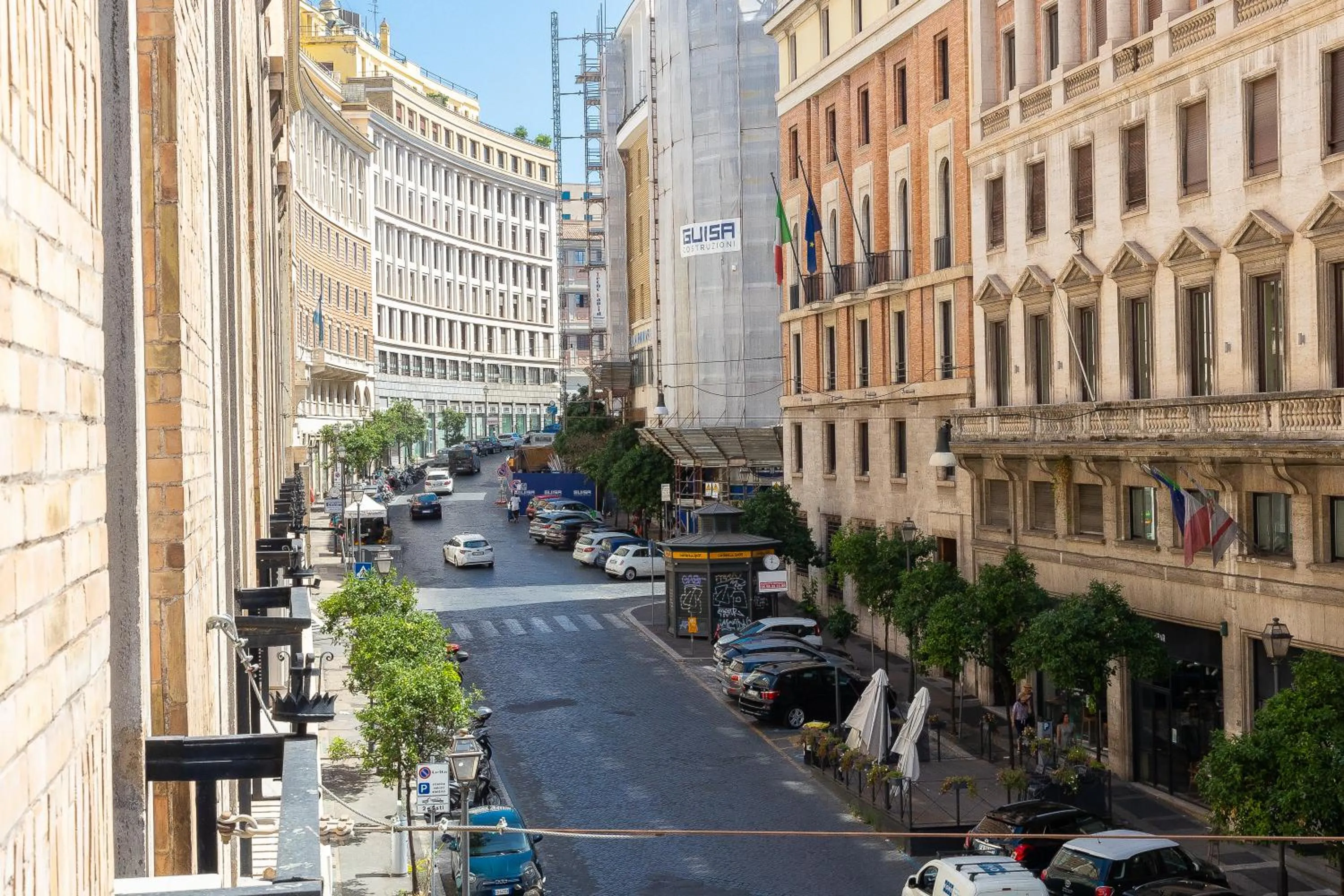 Neighbourhood in SPA Apartment Via Barberini