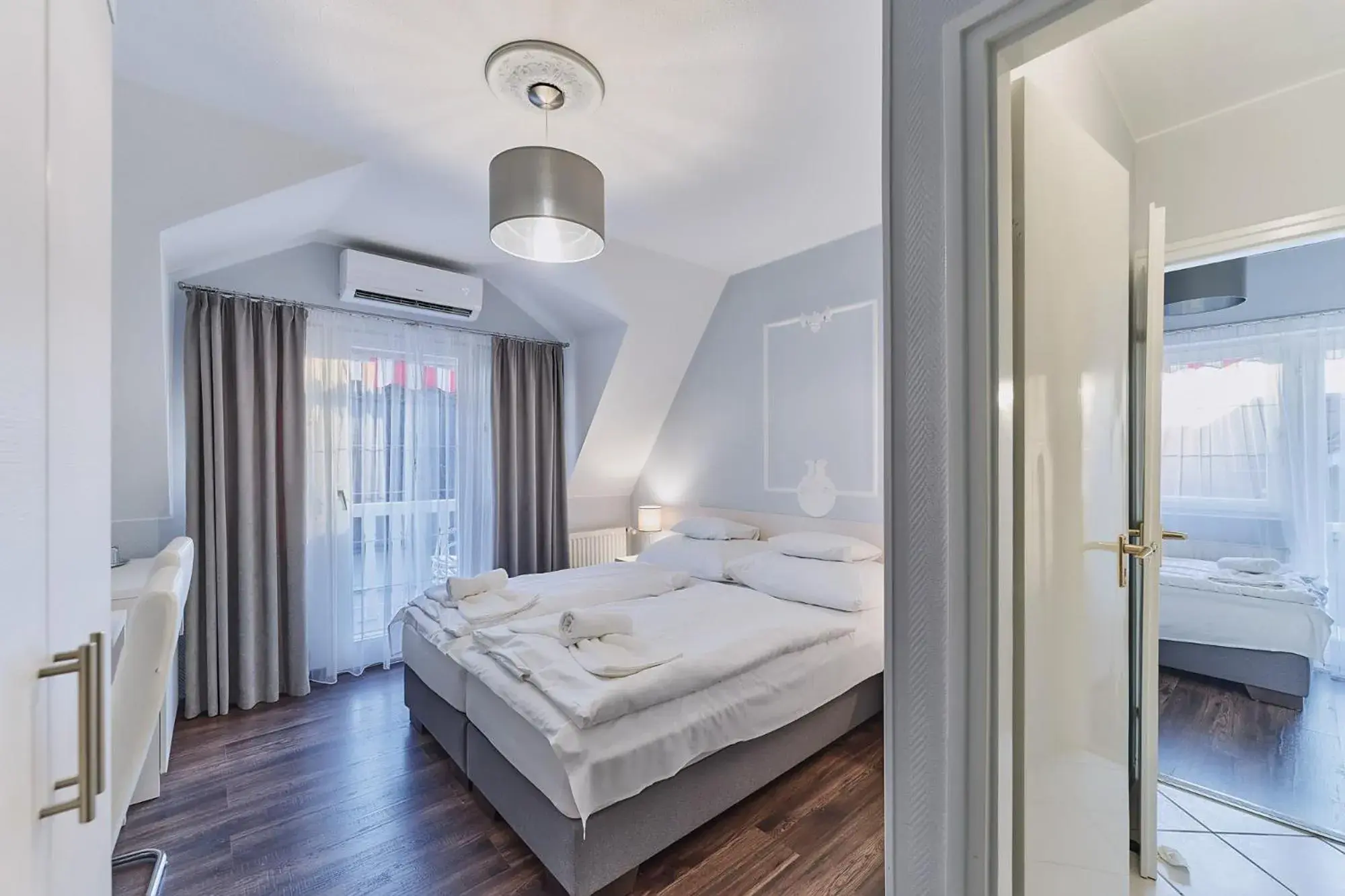 Two-Bedroom Apartment with Balcony in Tokajer Wellness Panzió Two-Bedroom Apartment with Balcony in Tokajer Wellness Panzió