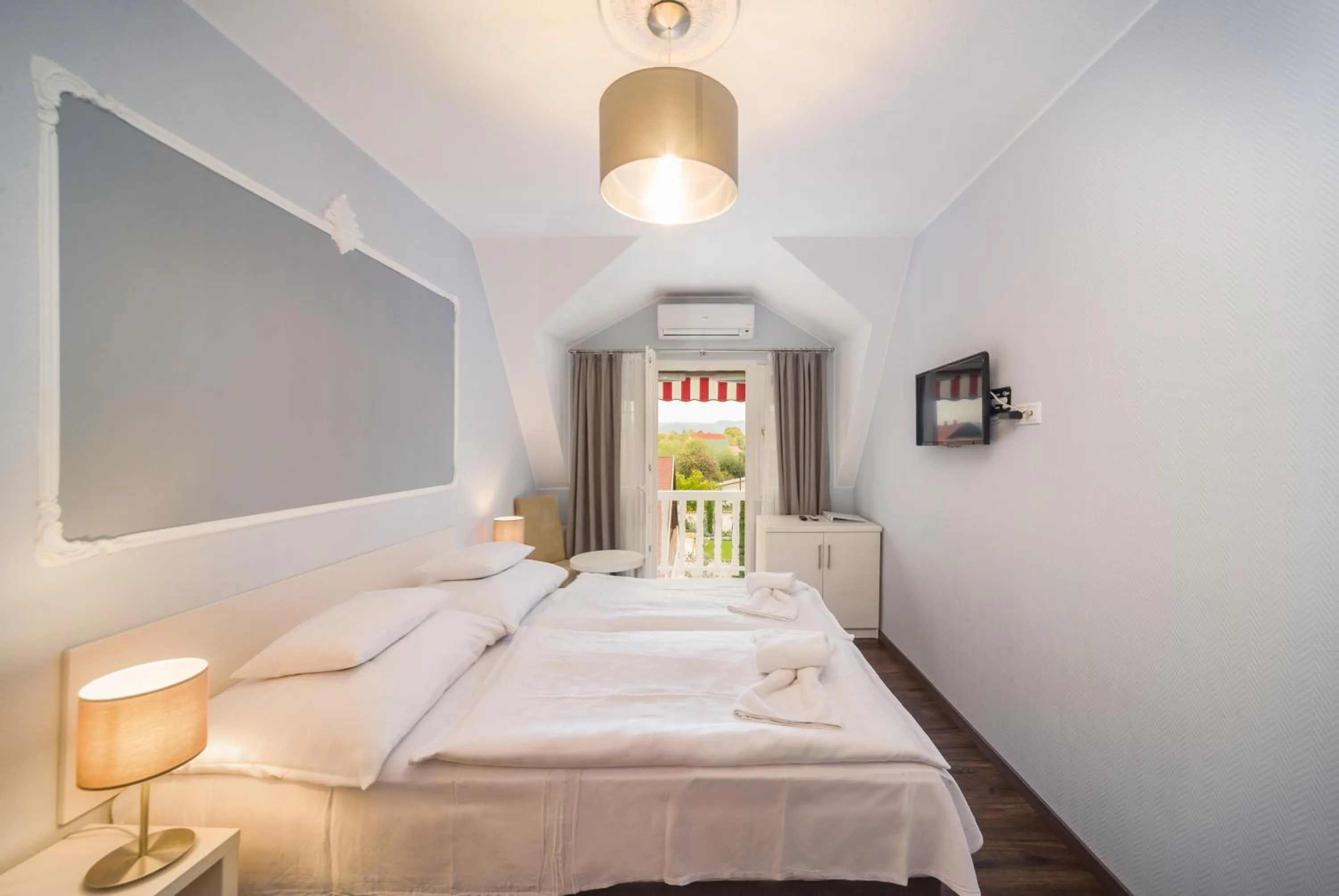 Bed in Tokajer Wellness Panzió