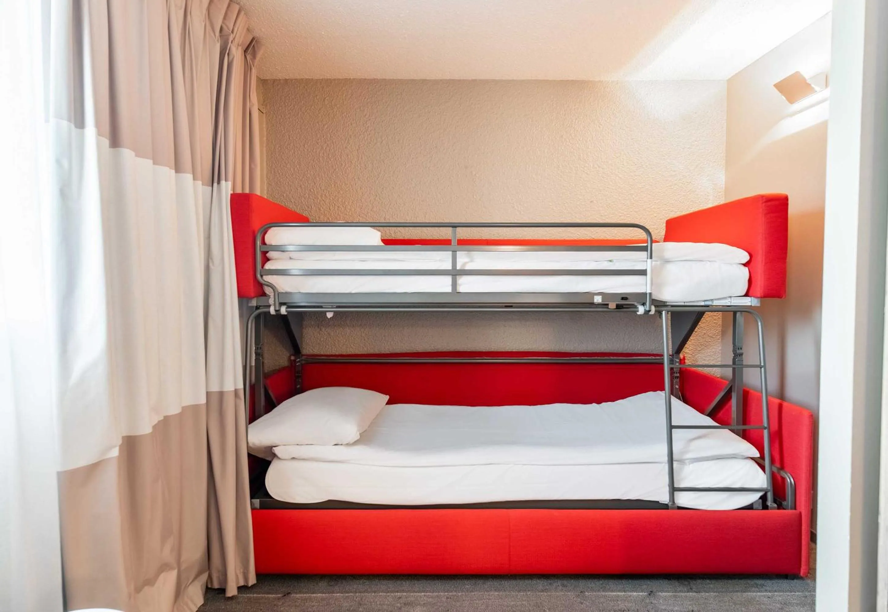 Bedroom, Bed in B&B HOTEL Limoges 3