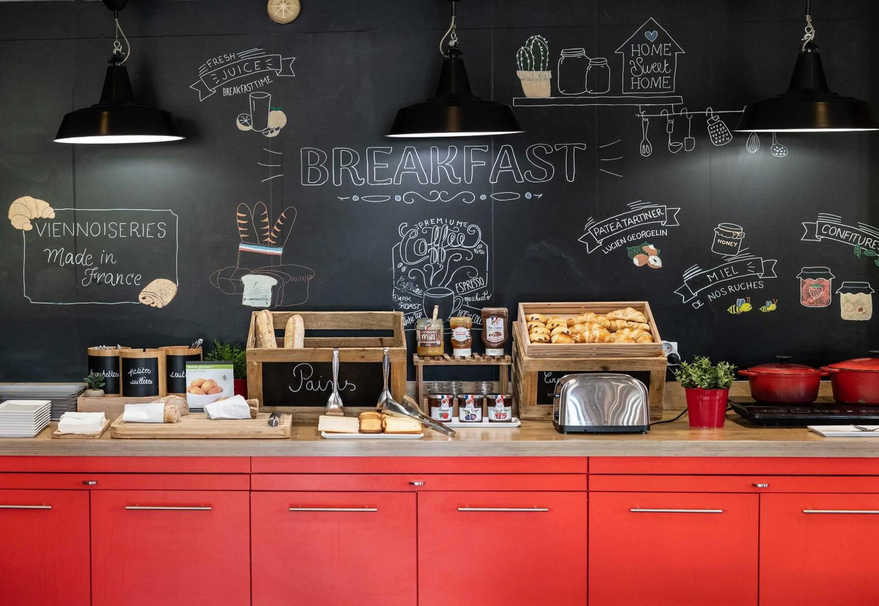 Breakfast in B&B HOTEL Limoges 3