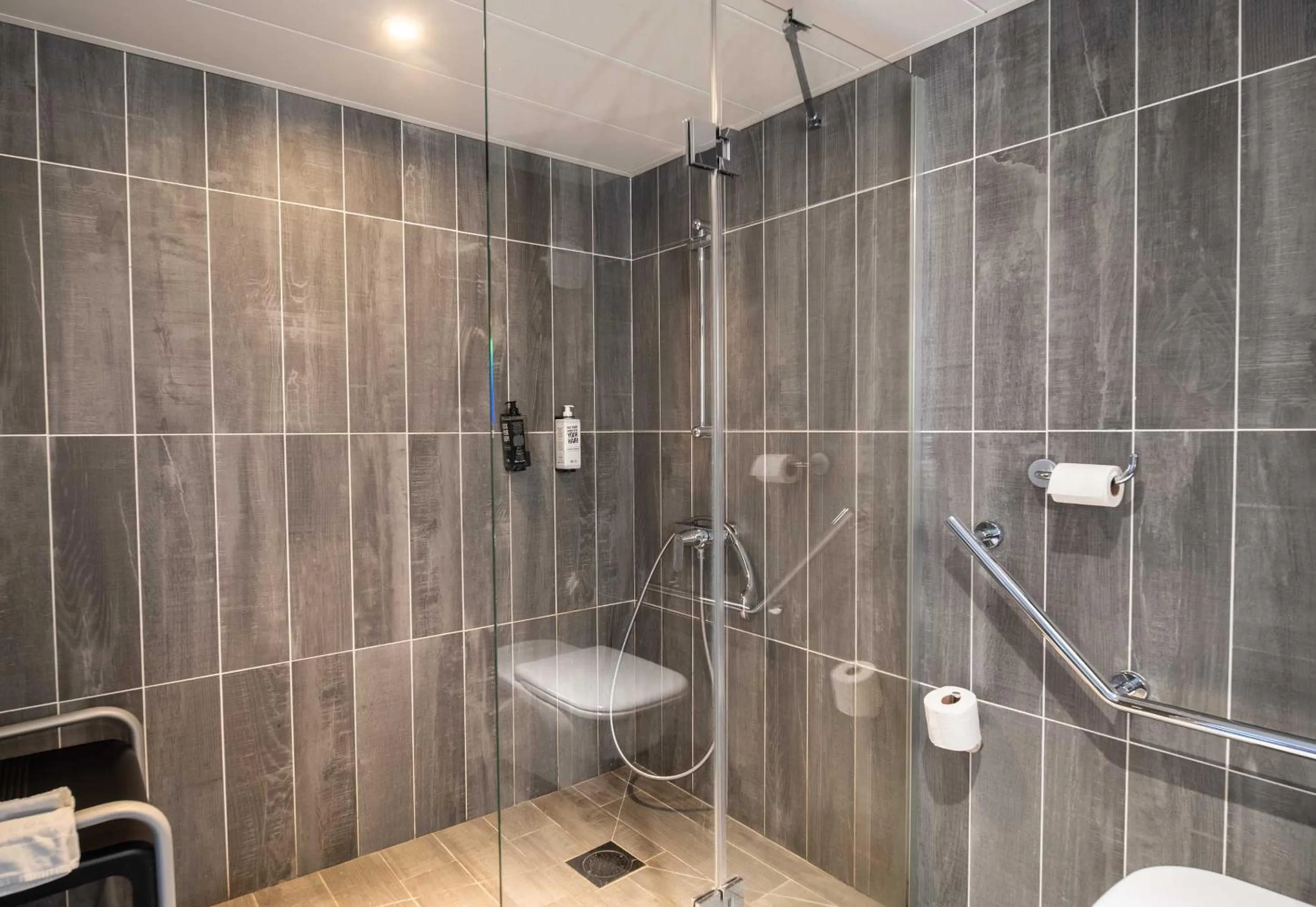 Bathroom in B&B HOTEL Limoges 3