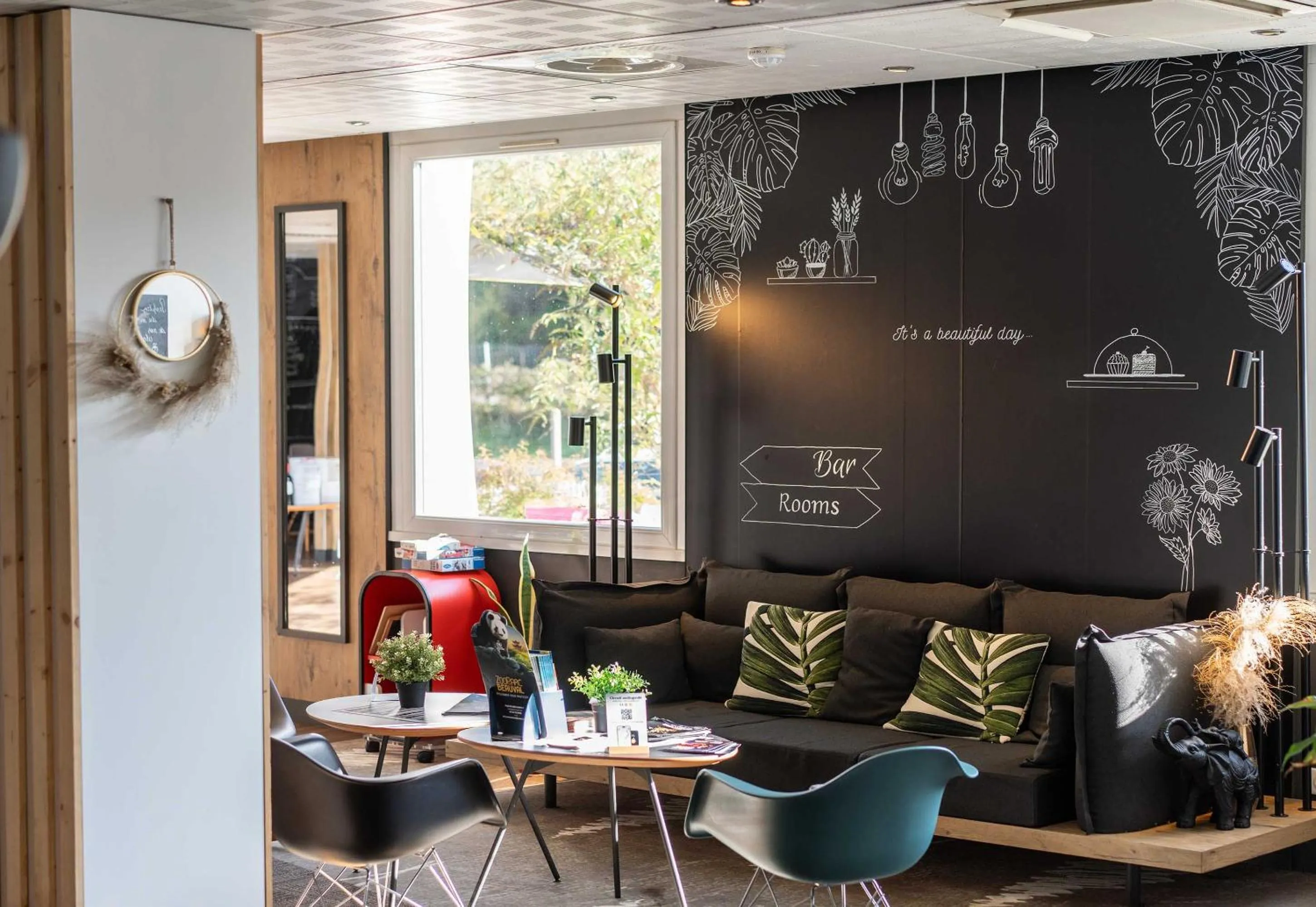 Living room in B&B HOTEL Limoges 3