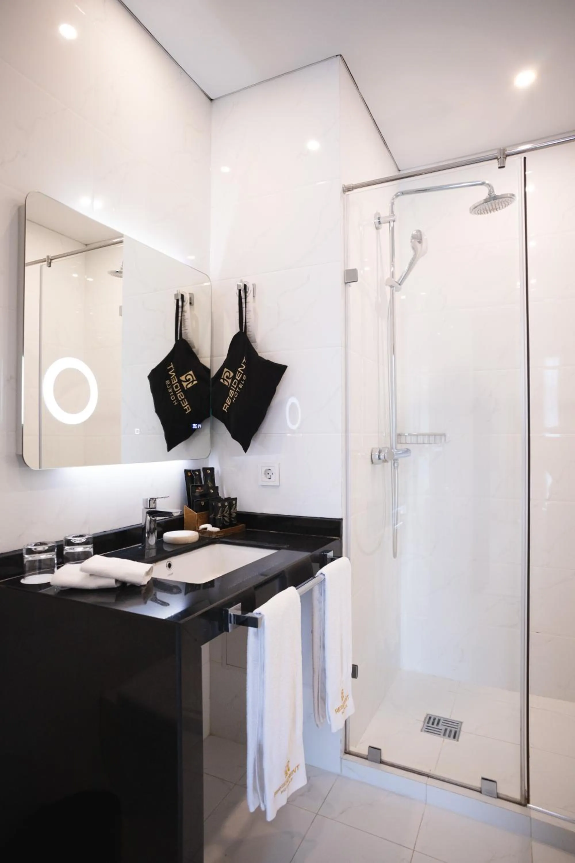 Shower in Resident City Hotel