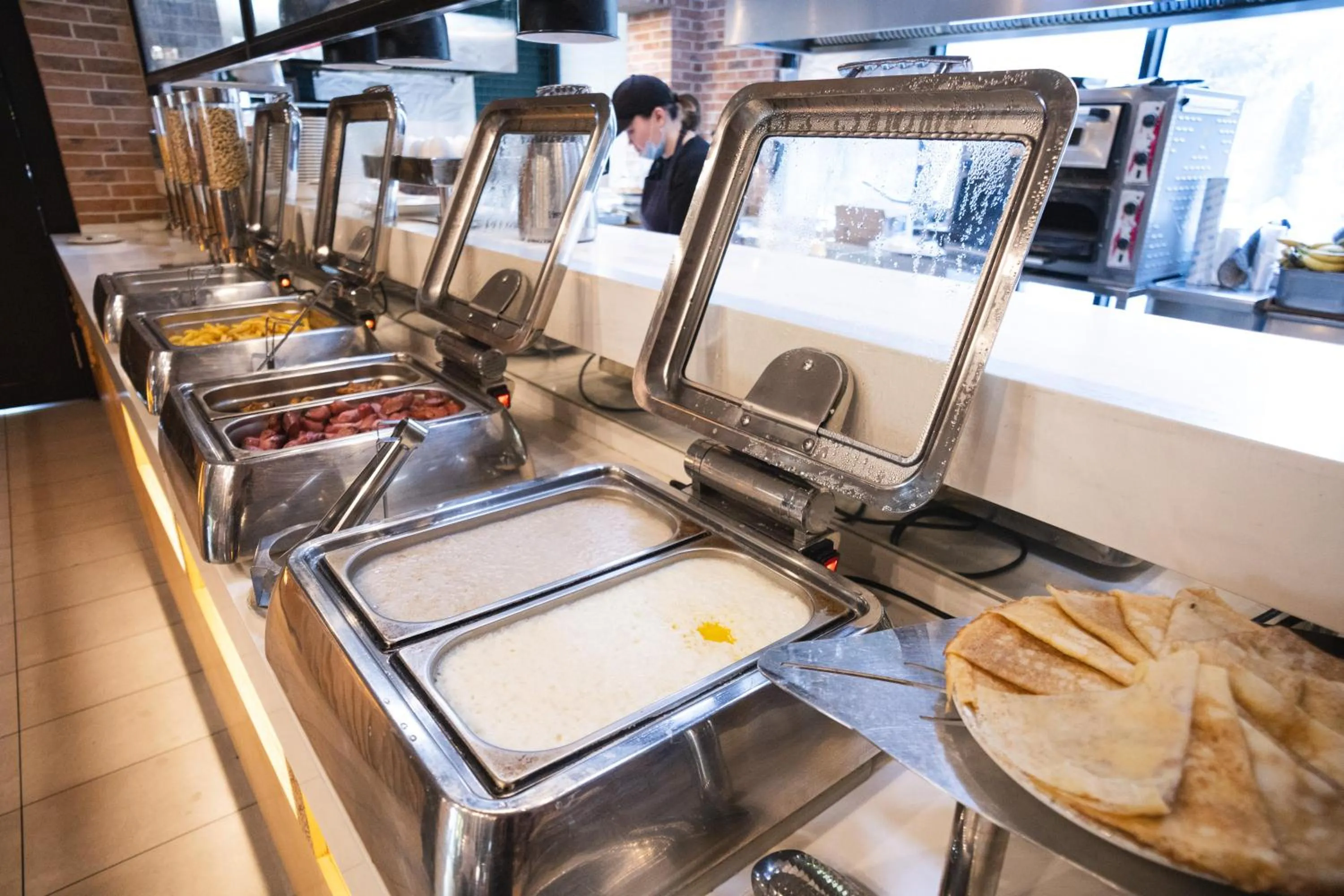 Buffet breakfast in Resident City Hotel