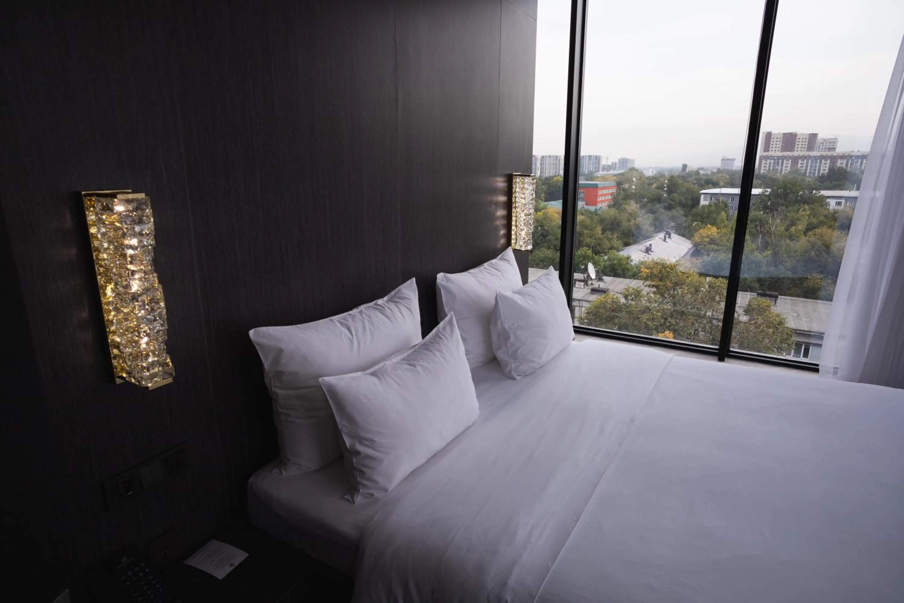 Bedroom, Bed in Resident City Hotel