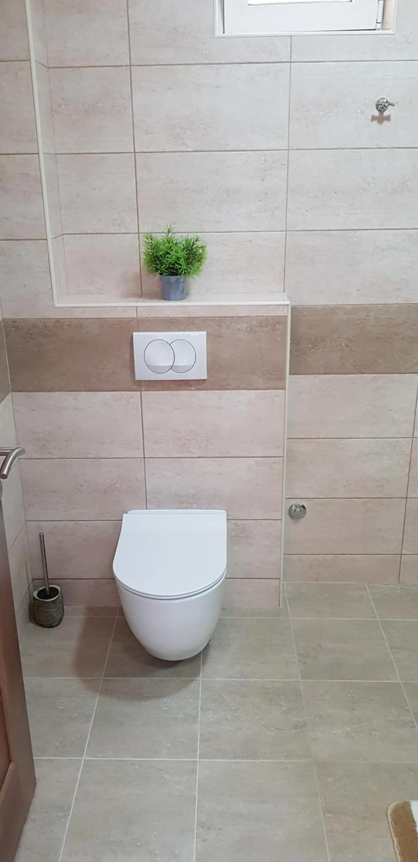 Toilet in Apartments Nancy