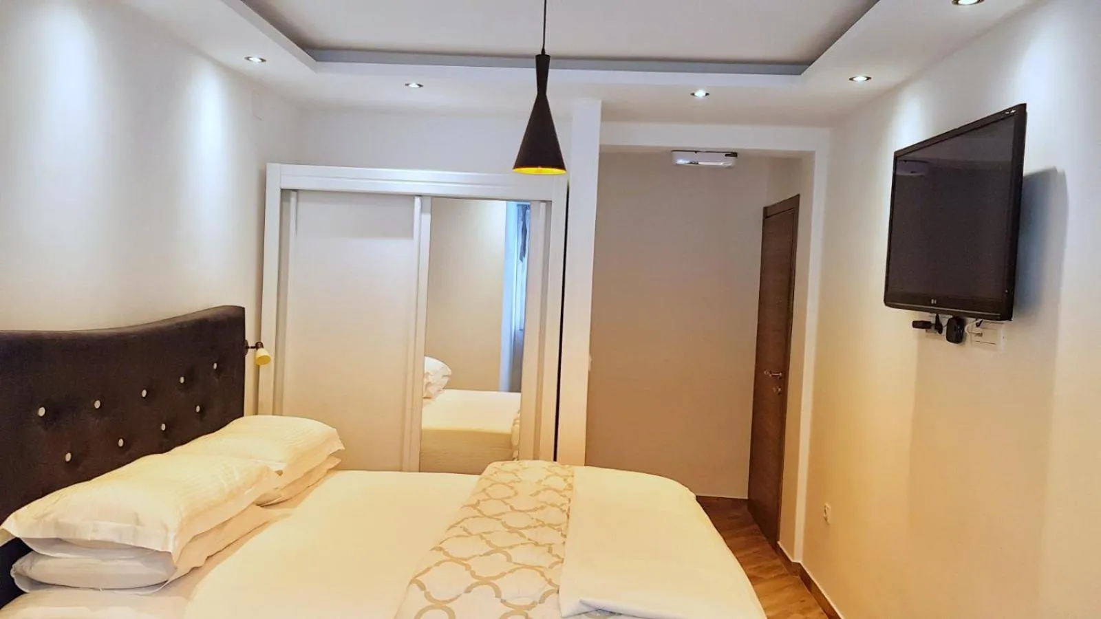 Bedroom, Bed in Apartments Nancy