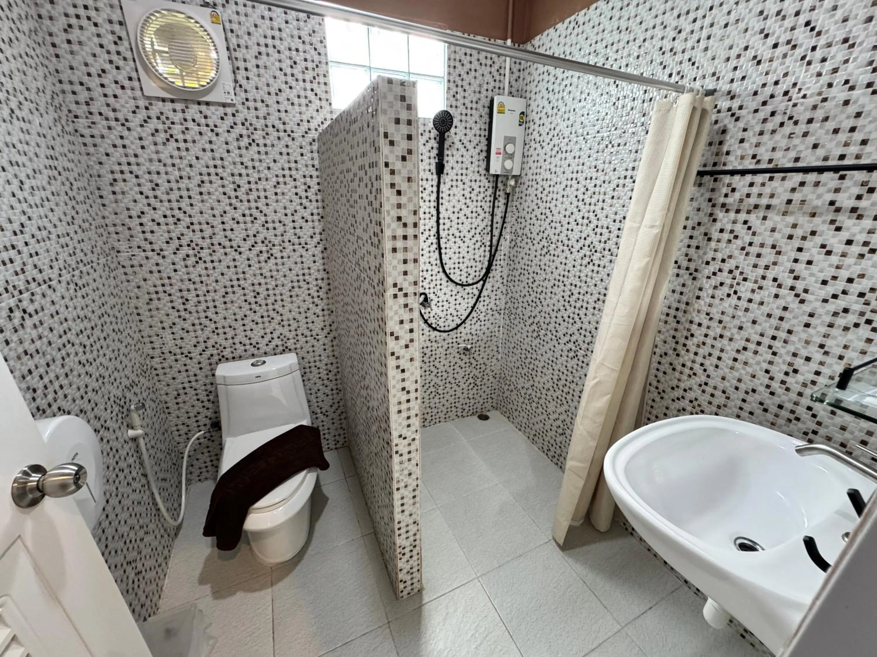 Naiyang Discovery Beach Resort