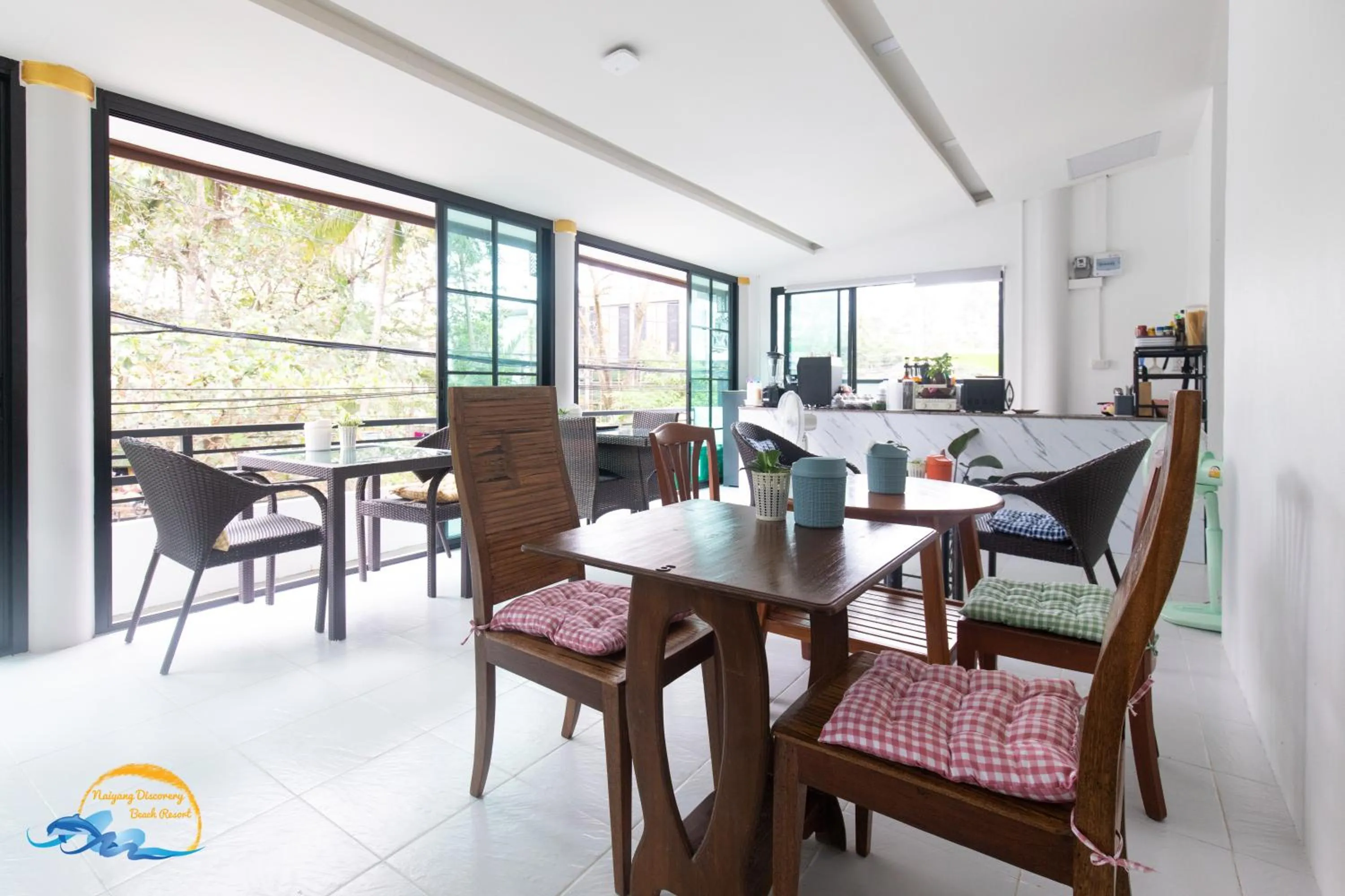 Restaurant/places to eat in Naiyang Discovery Beach Resort SHA