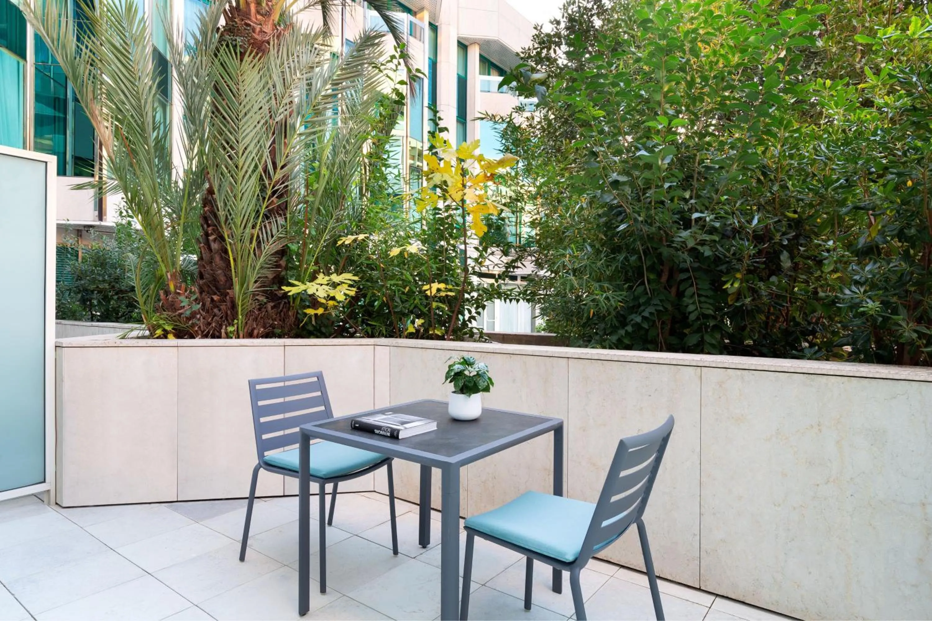 Photo of the whole room in JW Marriott Cannes