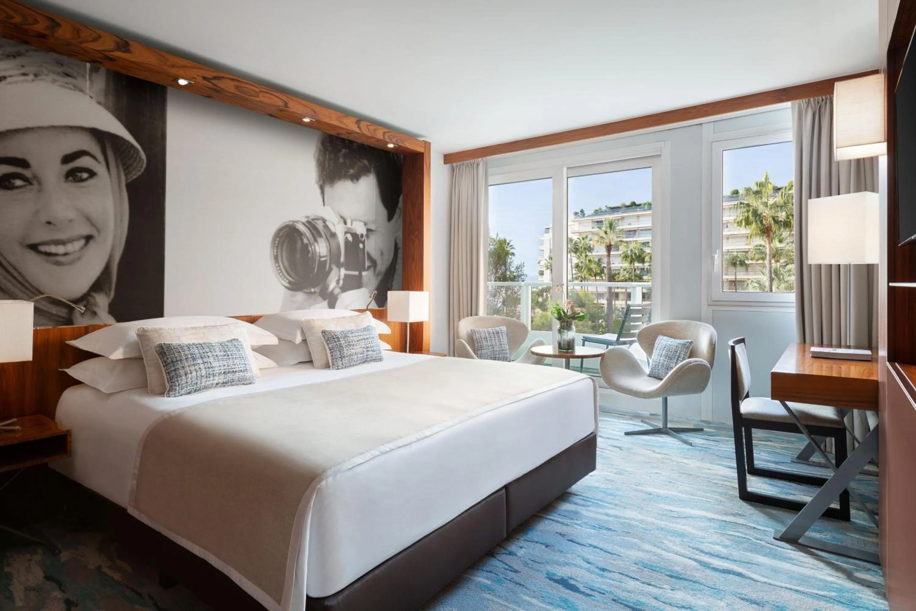 Photo of the whole room, Bed in JW Marriott Cannes