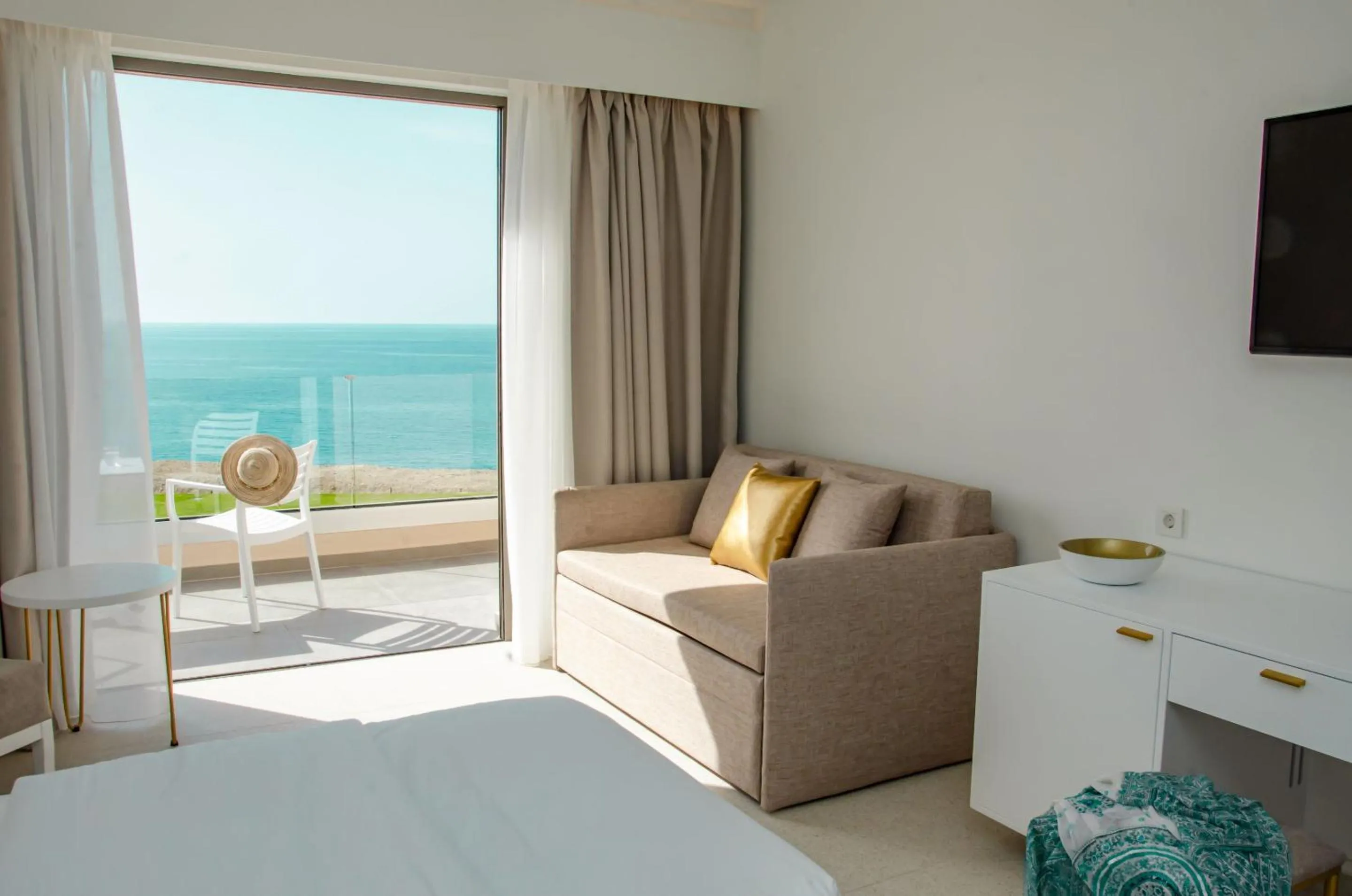 Balcony/Terrace, Bed in ROBINSON Ierapetra