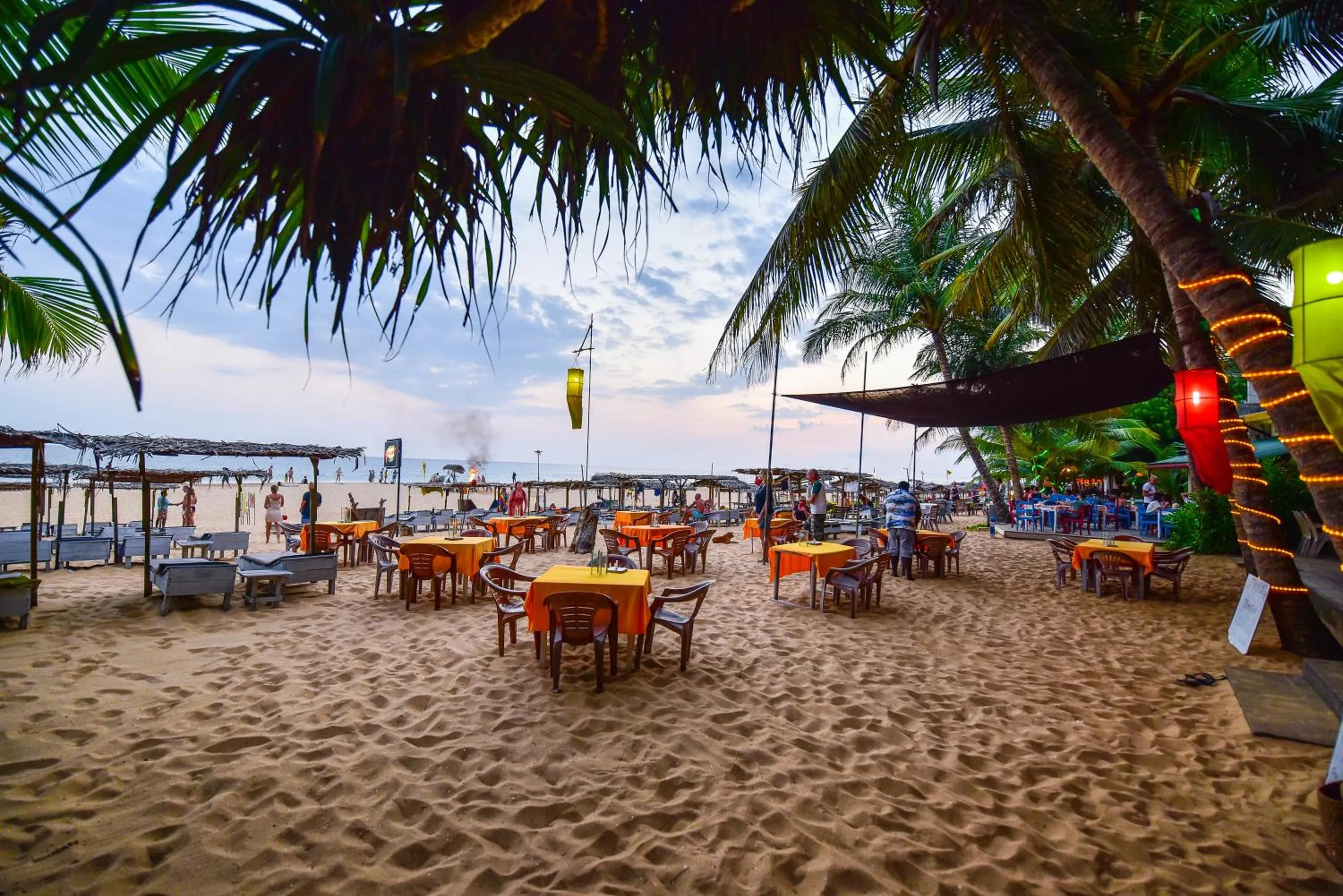 Restaurant/places to eat in International Beach Hotel & Restaurant
