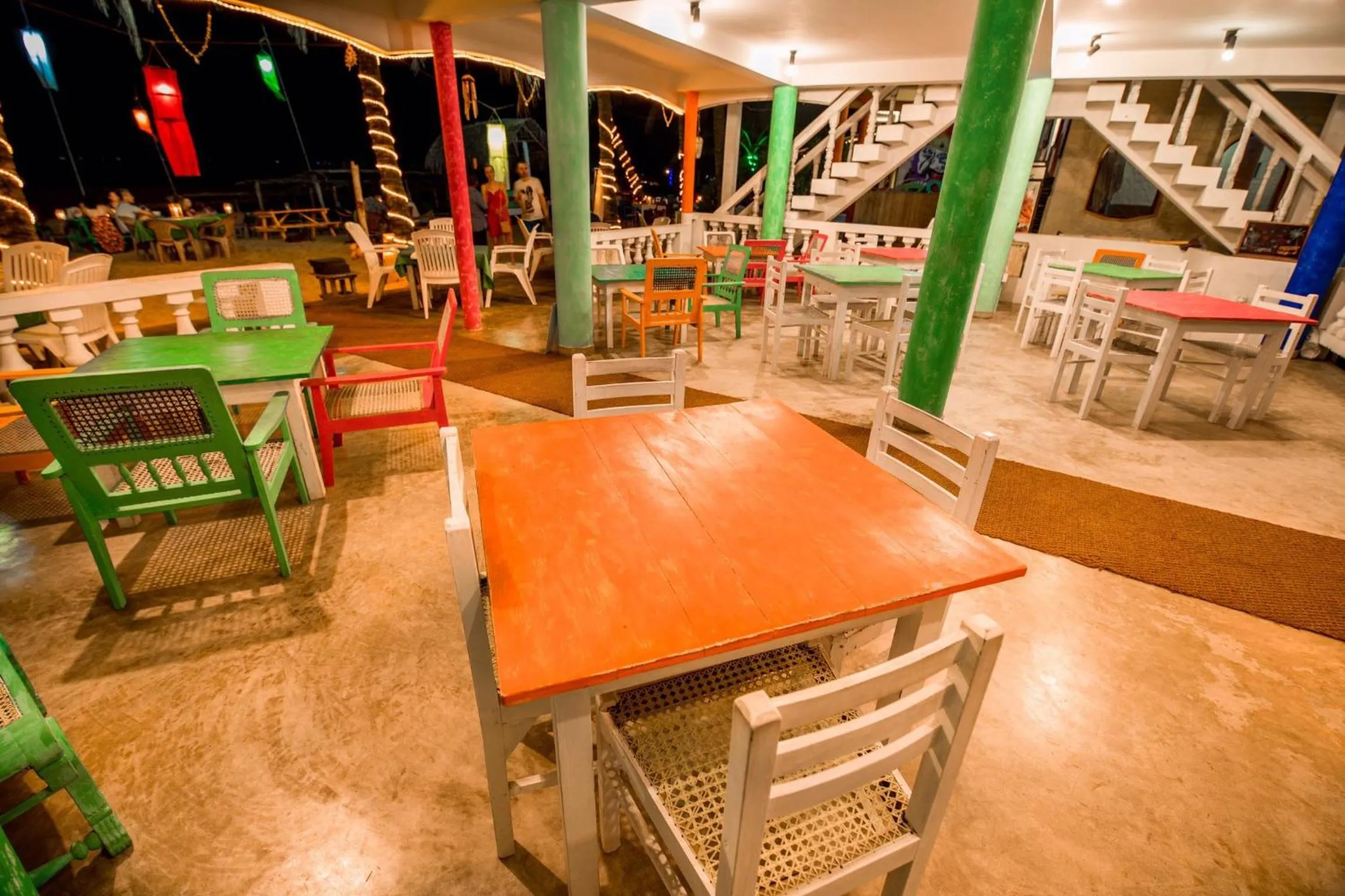 Restaurant/places to eat in International Beach Hotel & Restaurant