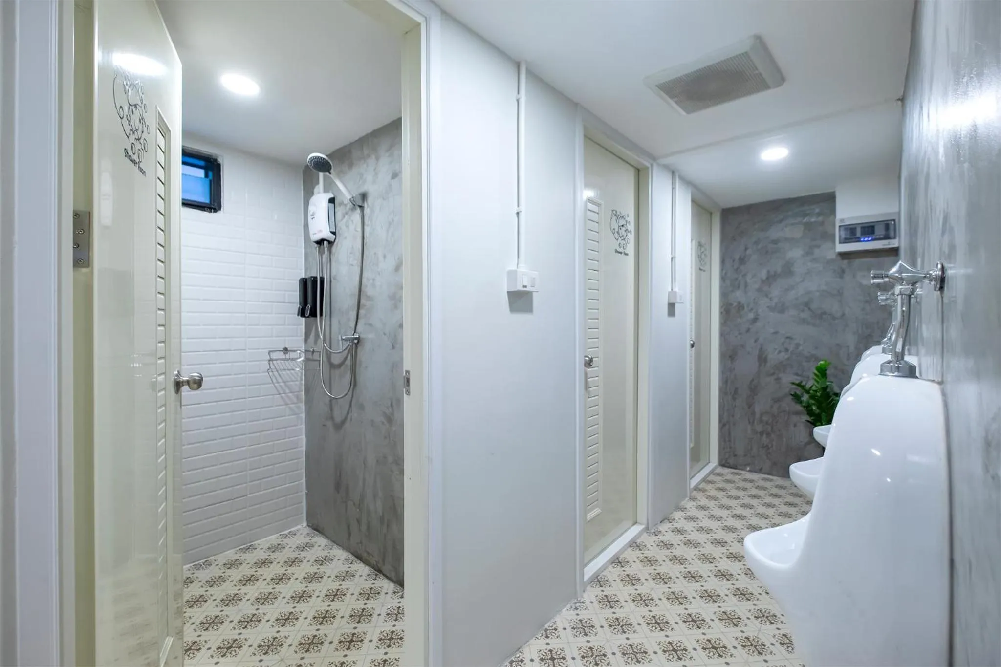 Toilet in BED Friends Poshtel