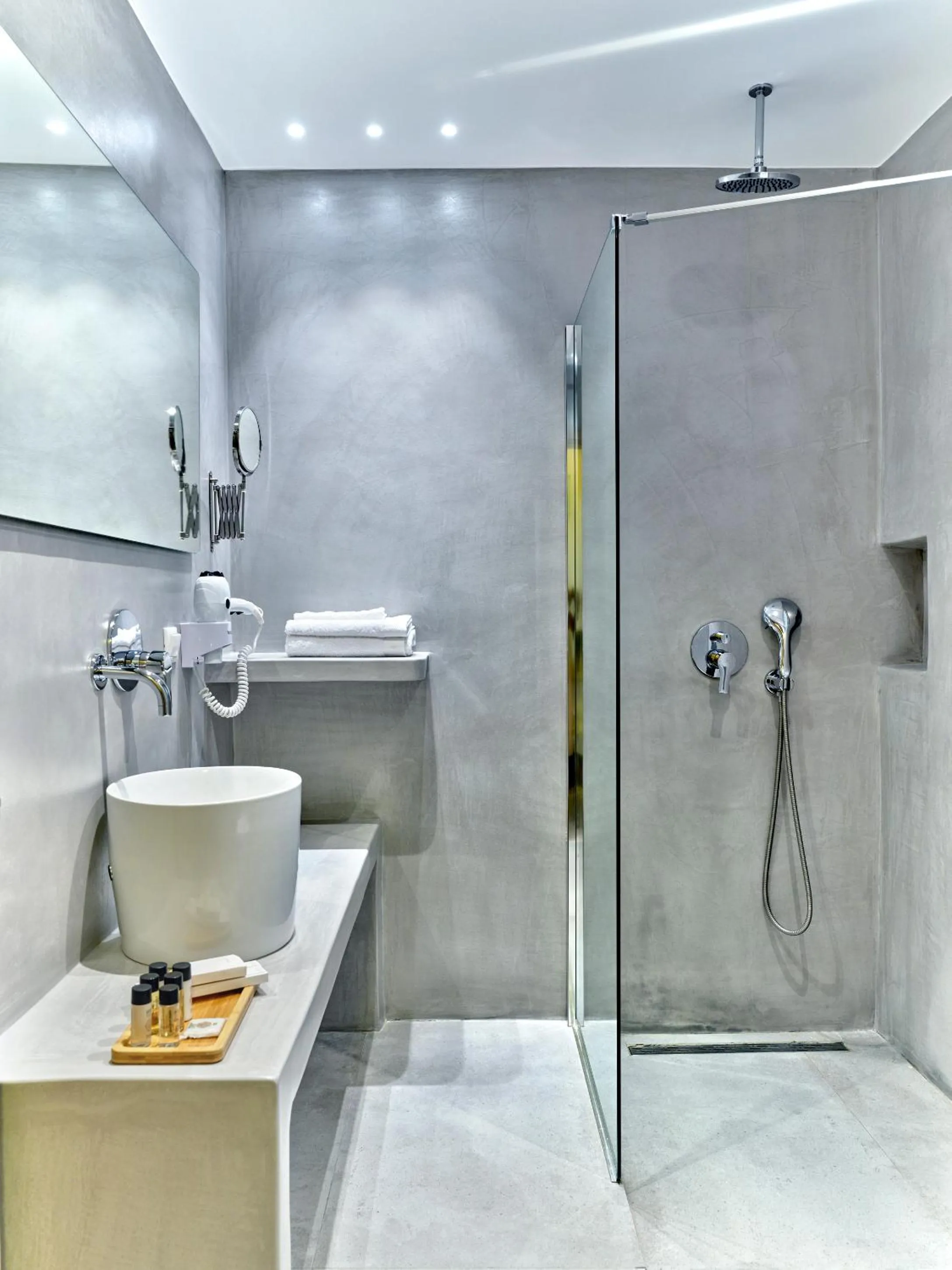 One-Bedroom Villa with Sea View (2 Adults + 2 Children) in Blue Mare Villas