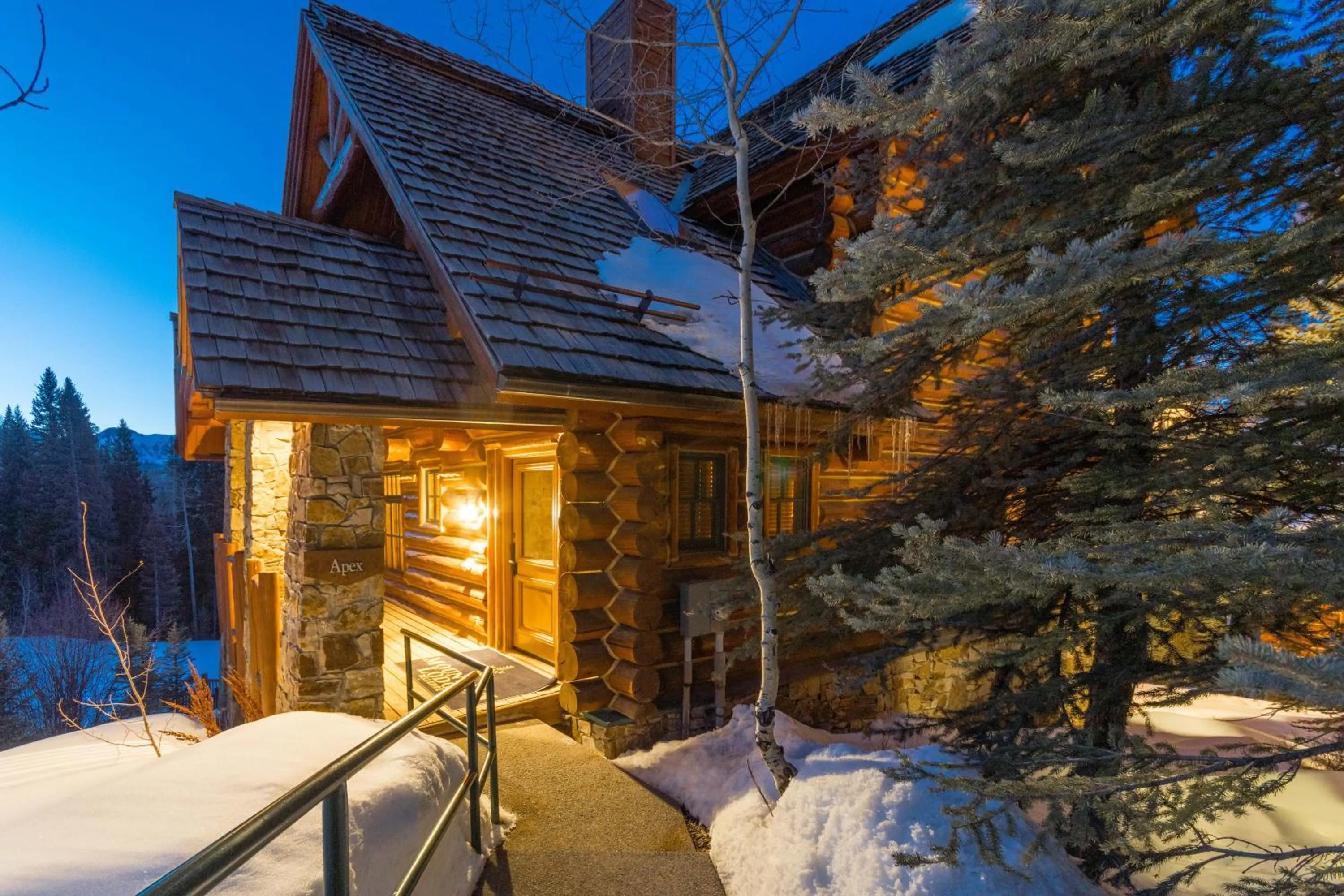 Property building in Mountain Lodge Telluride