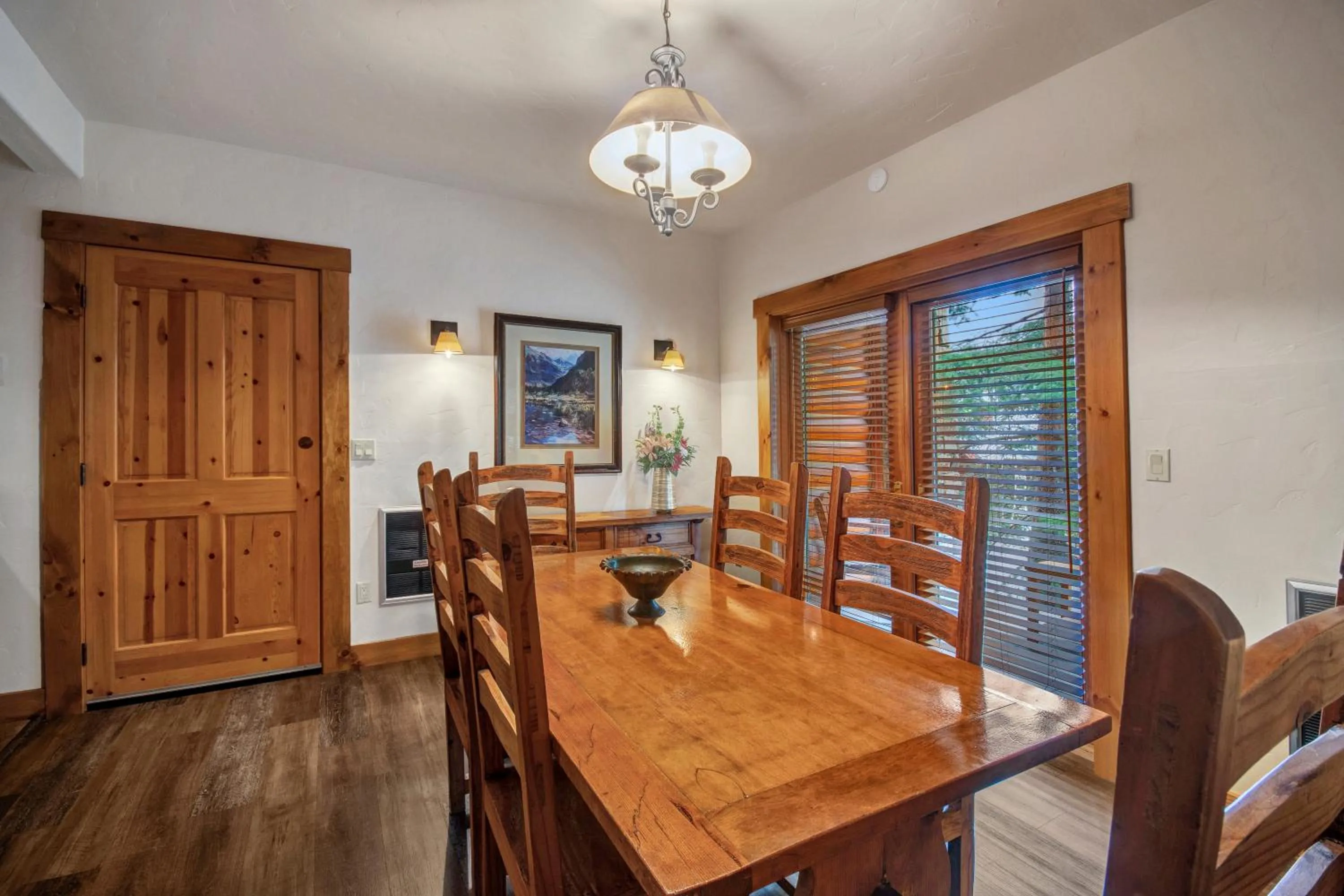 Dining area in Mountain Lodge Telluride