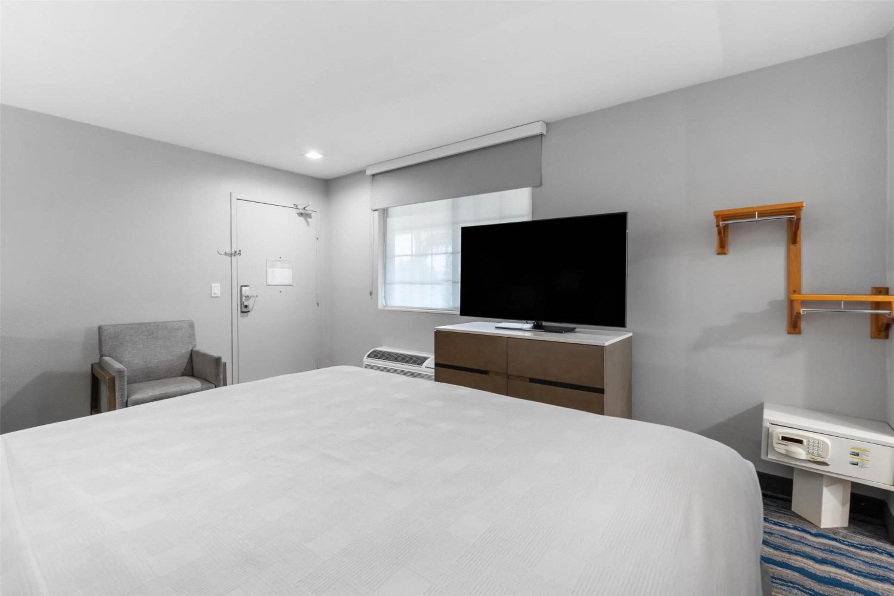 Bedroom, Bed in Best Western San Diego/Miramar Hotel