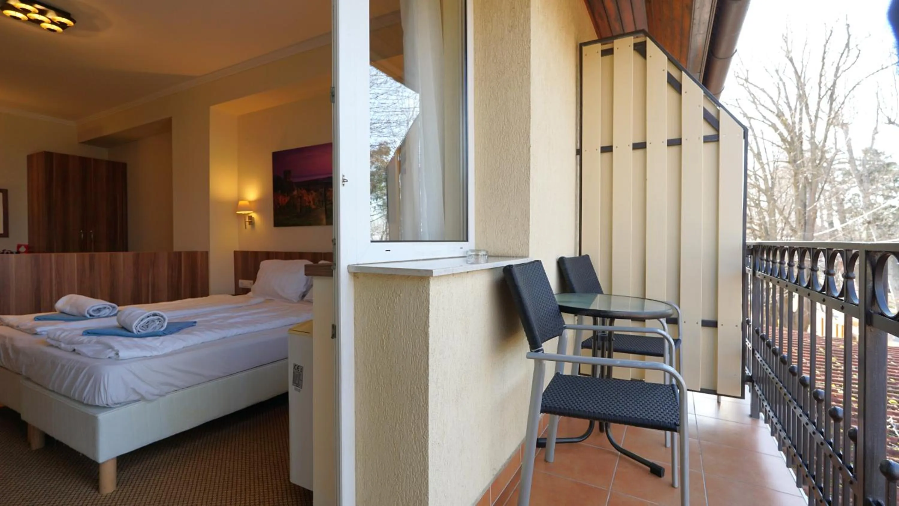 Balcony/Terrace, Bed in Balaton Colors Beach Hotel