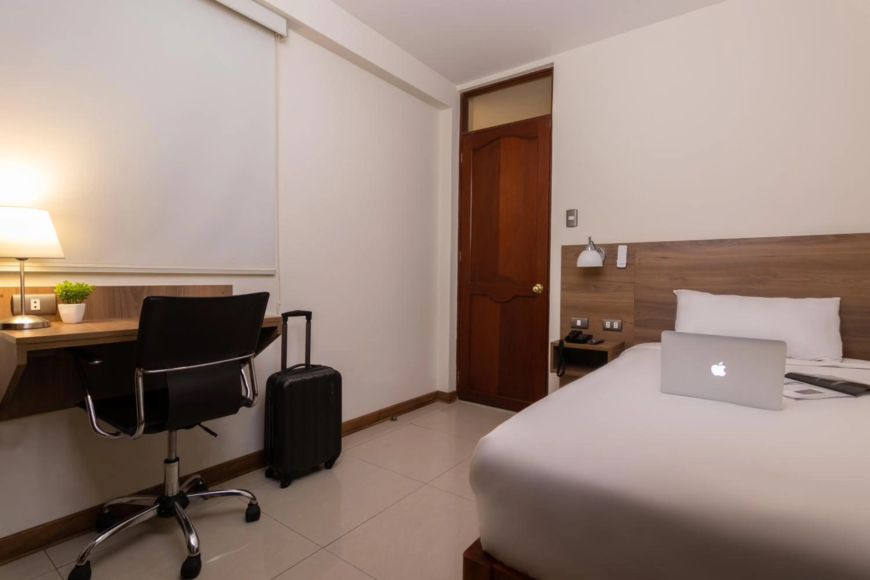 Bed in Hotel Alexander