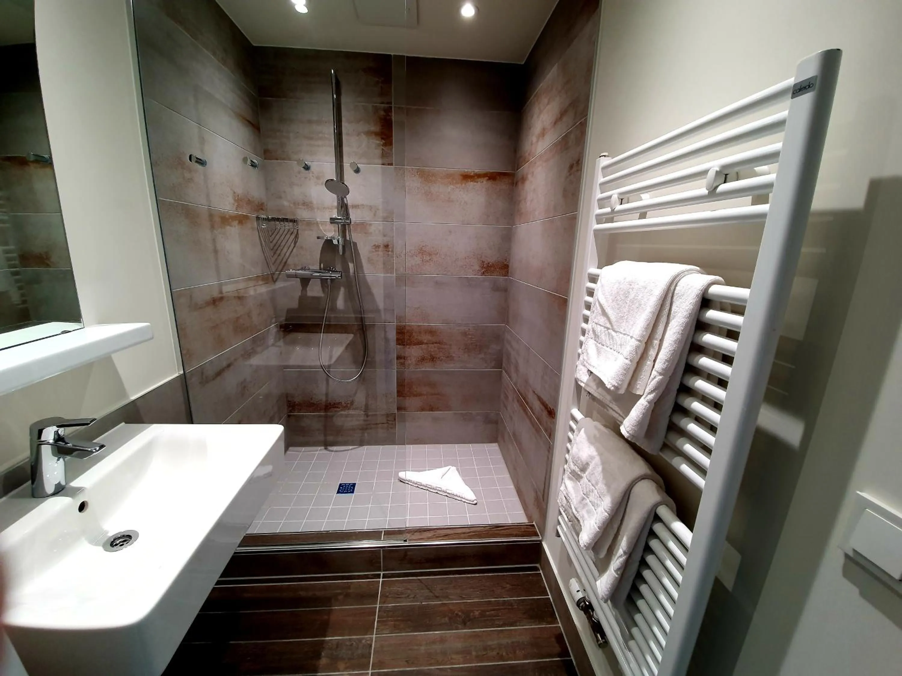 Bathroom in Jugendherberge Gemünd Vogelsang