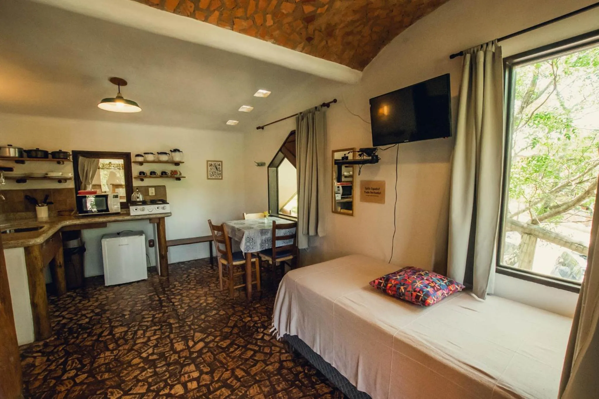 Photo of the whole room, Bed in Pousada Gopak