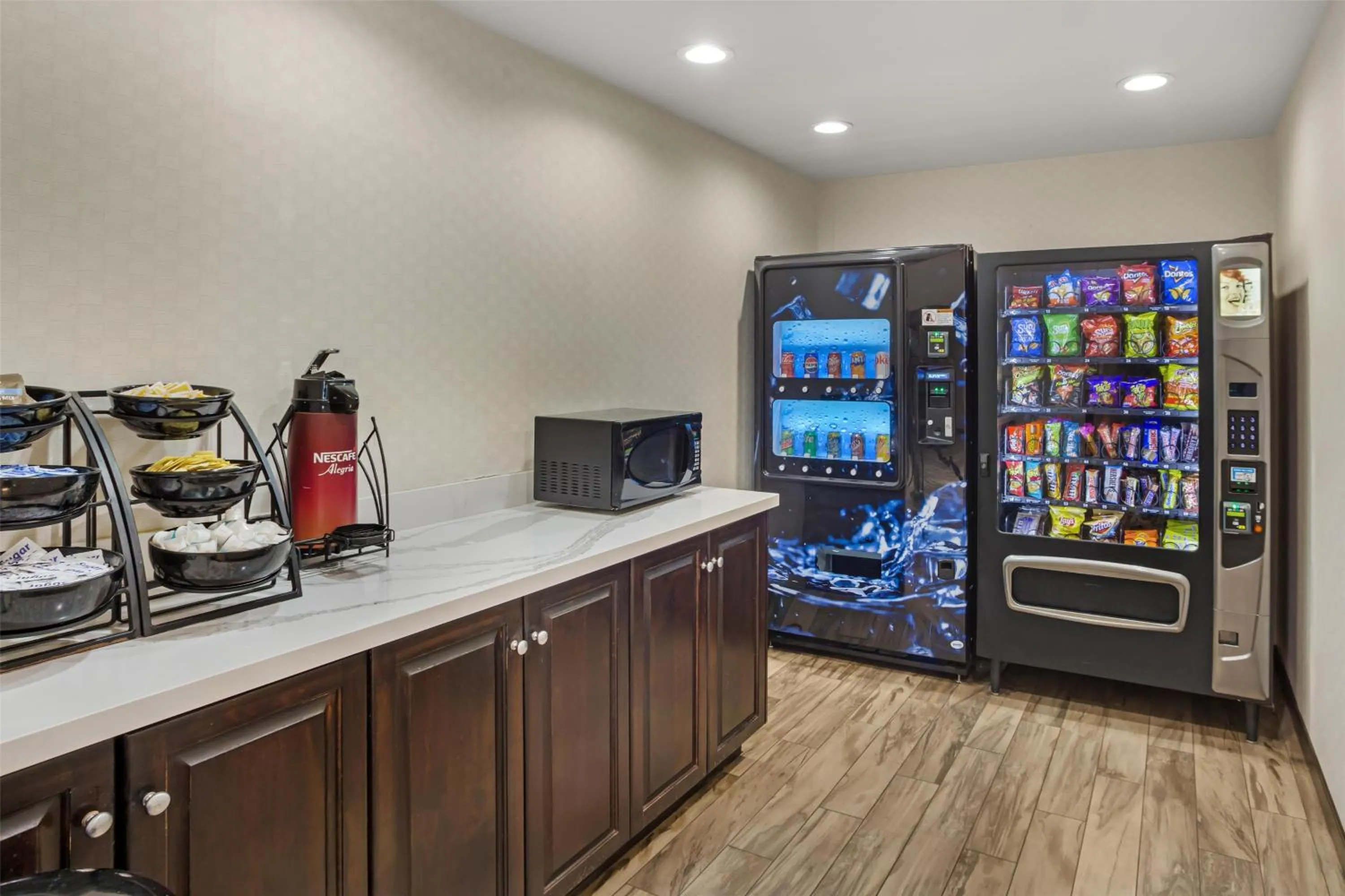 Property building in Best Western Porterville Inn