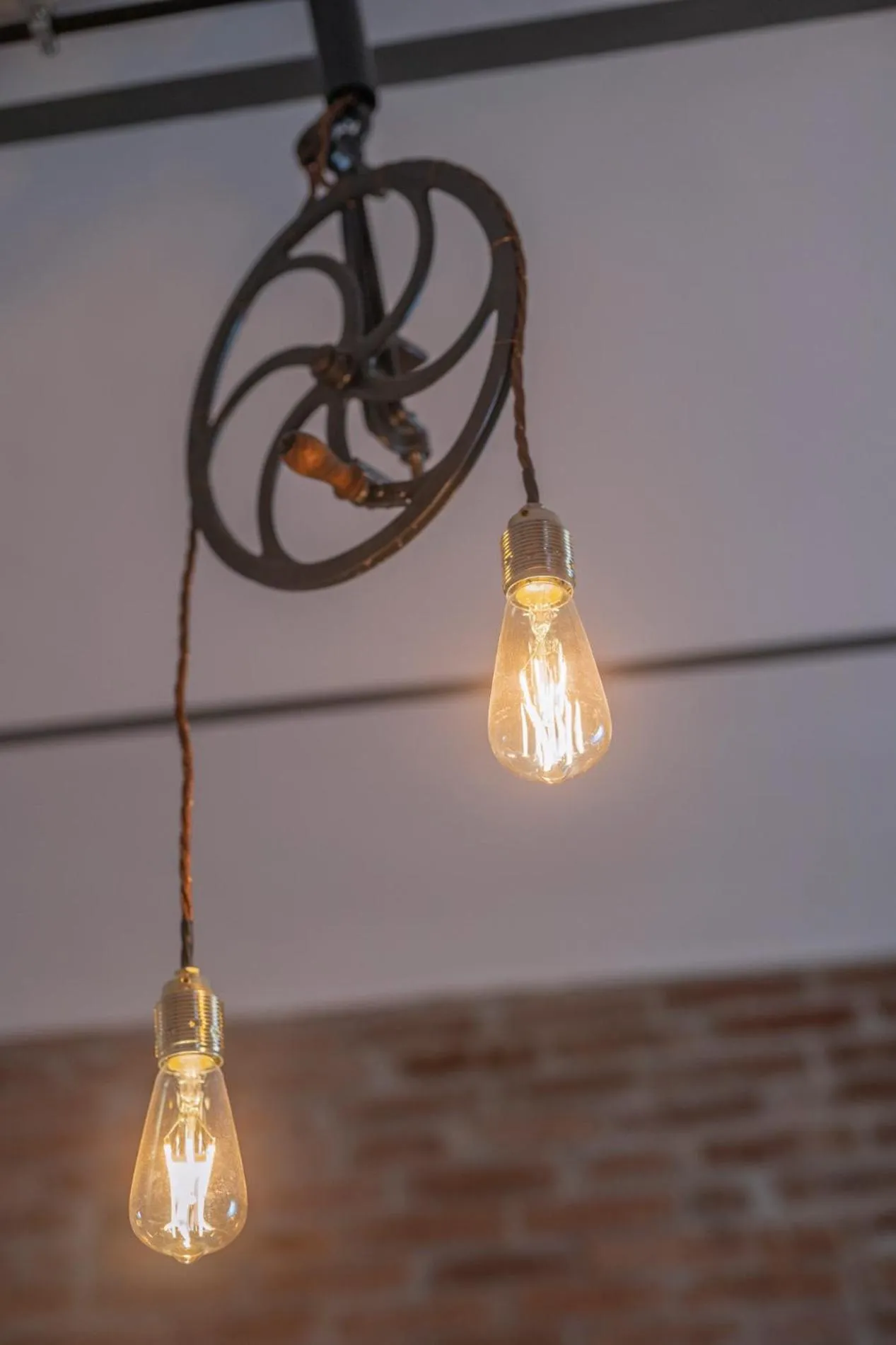 Decorative detail in Carrara Bella