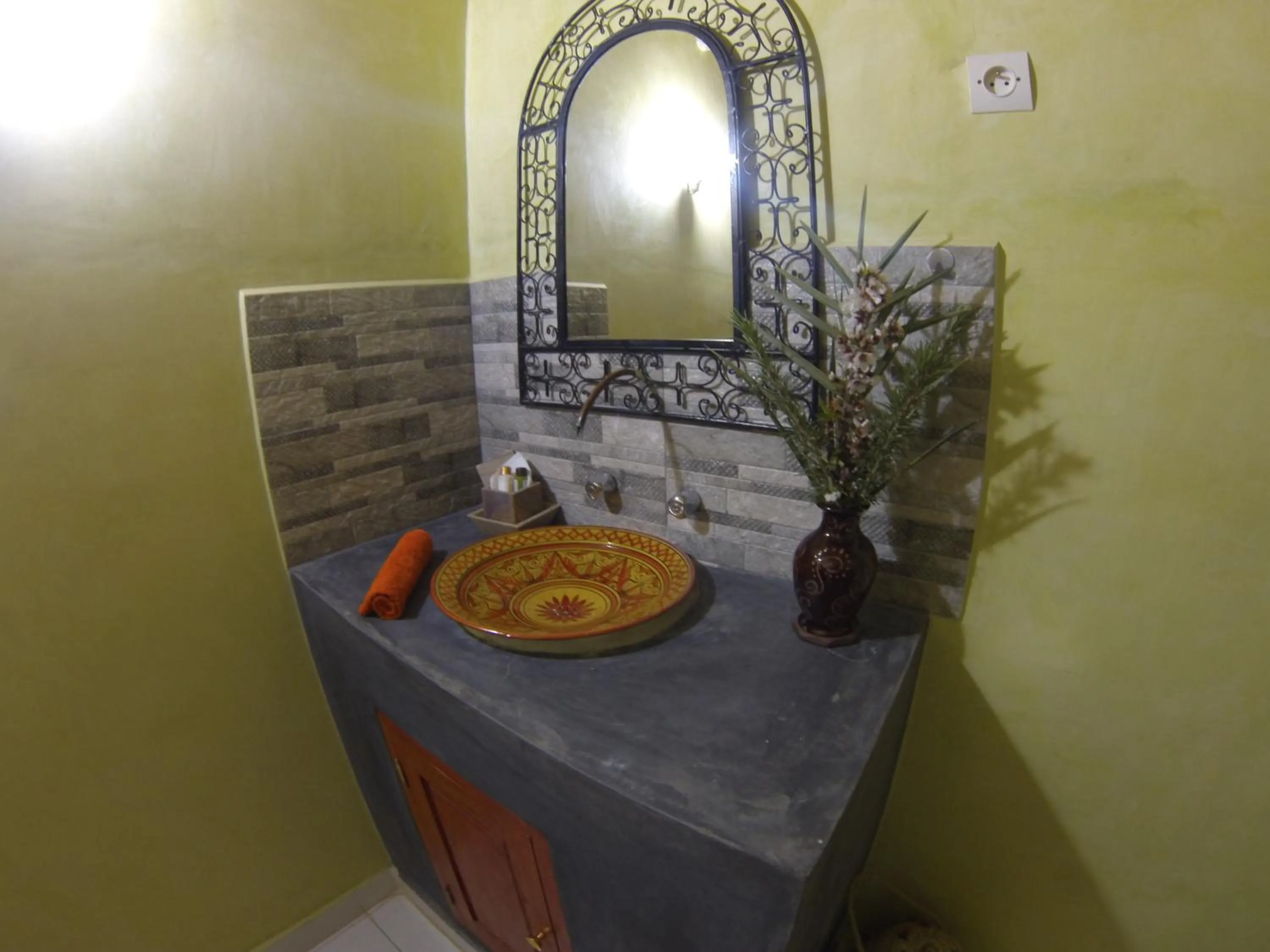 Bathroom in kasbah 123 soleil