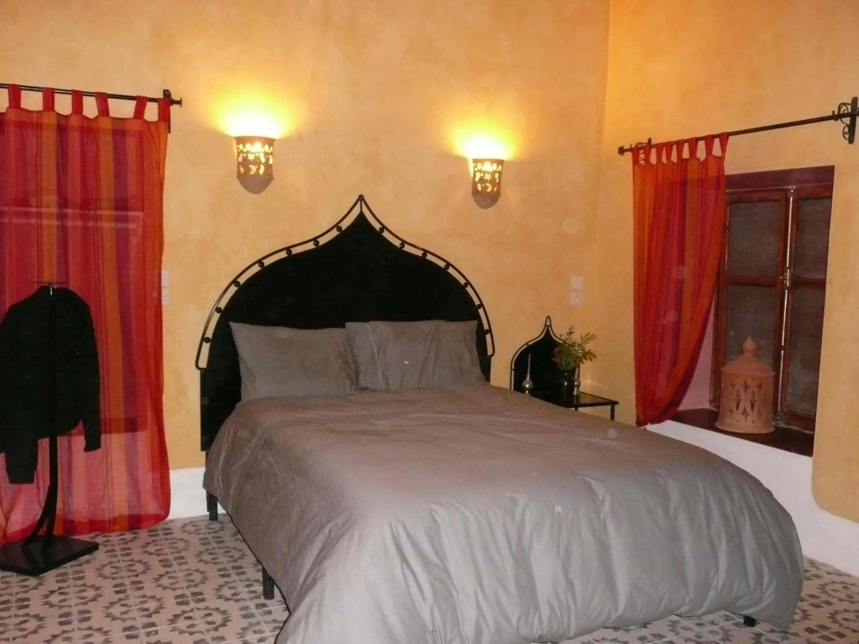 Photo of the whole room, Bed in kasbah 123 soleil