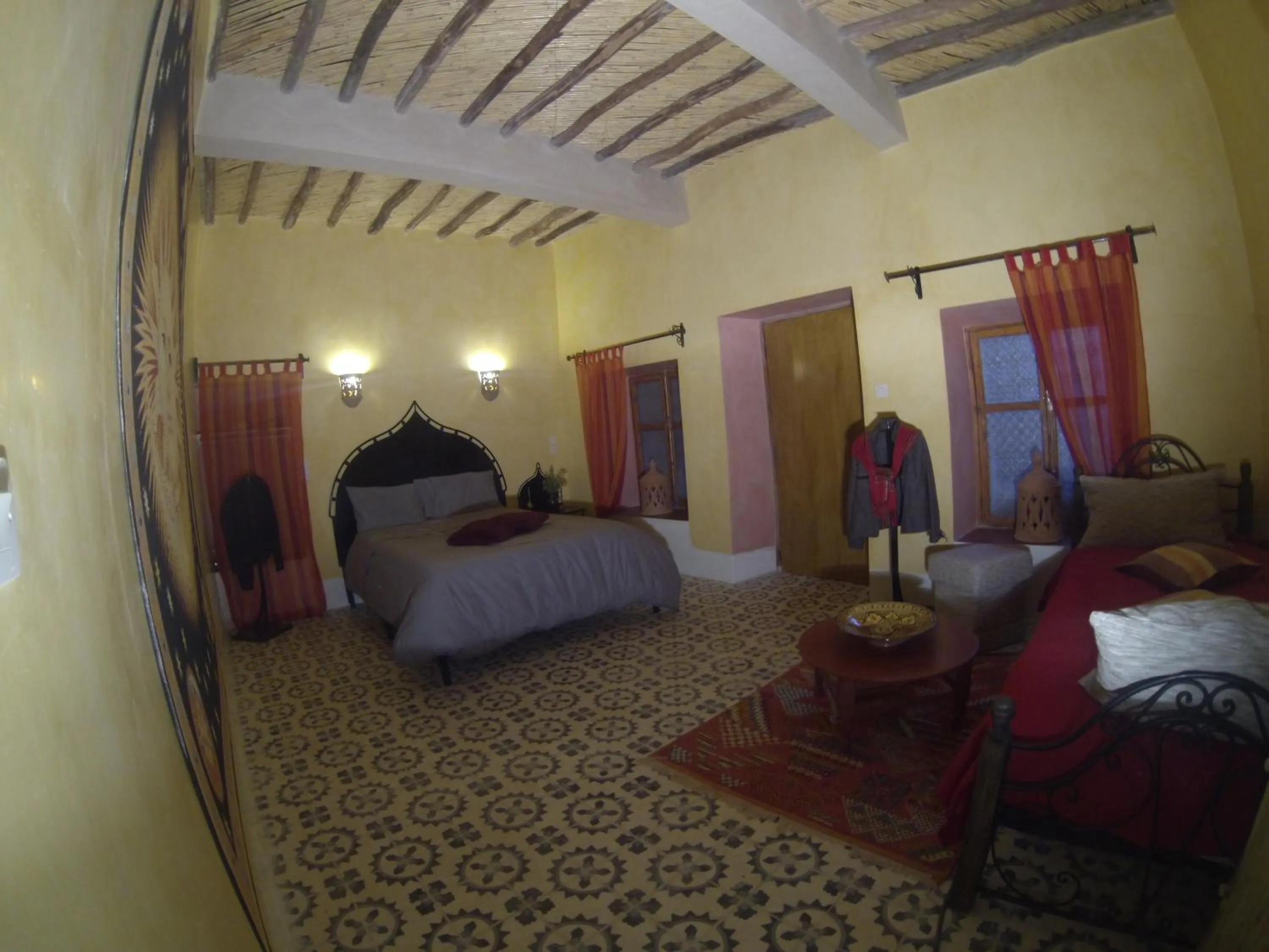 Photo of the whole room, Bed in kasbah 123 soleil