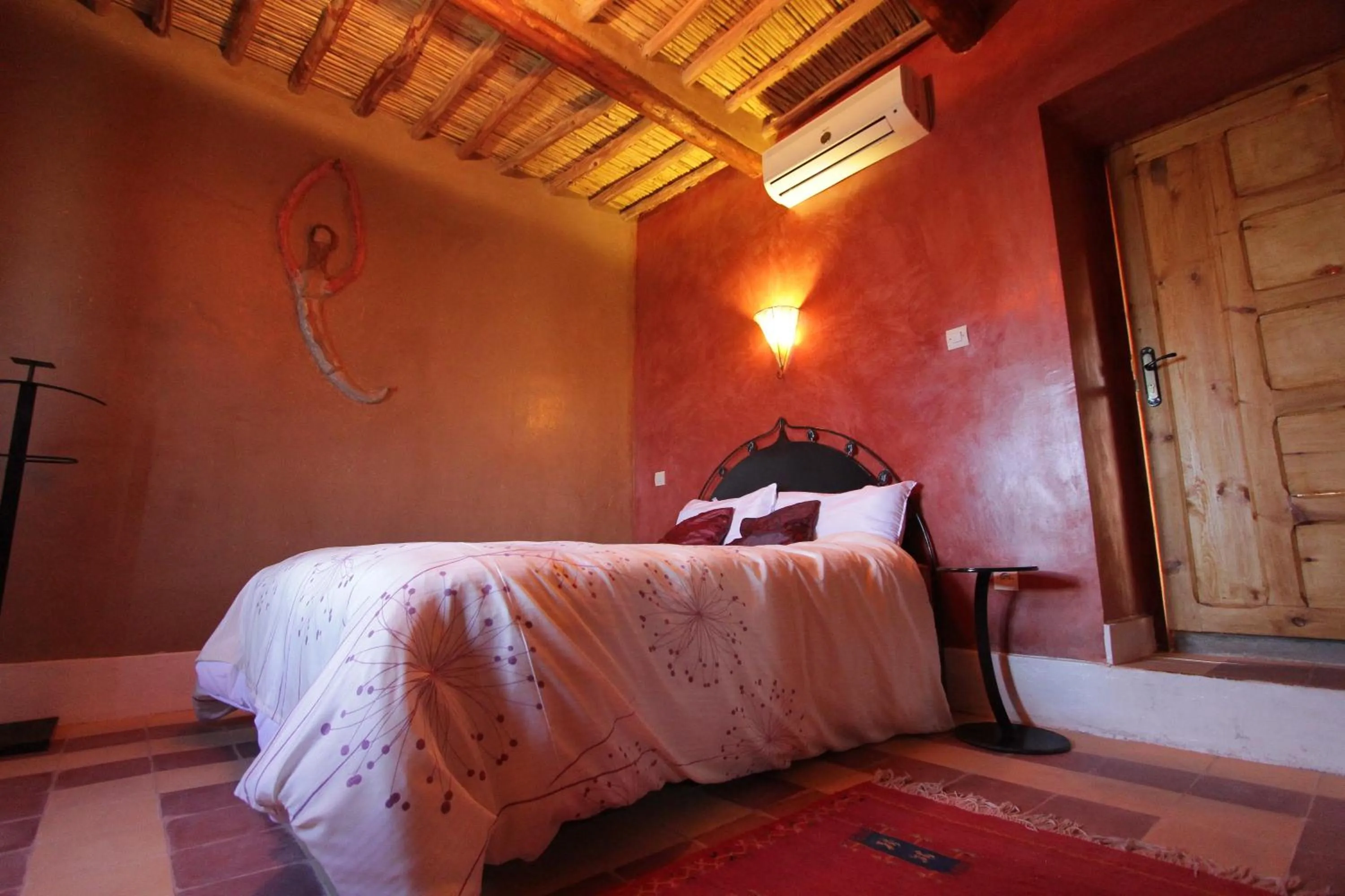 Photo of the whole room, Bed in kasbah 123 soleil