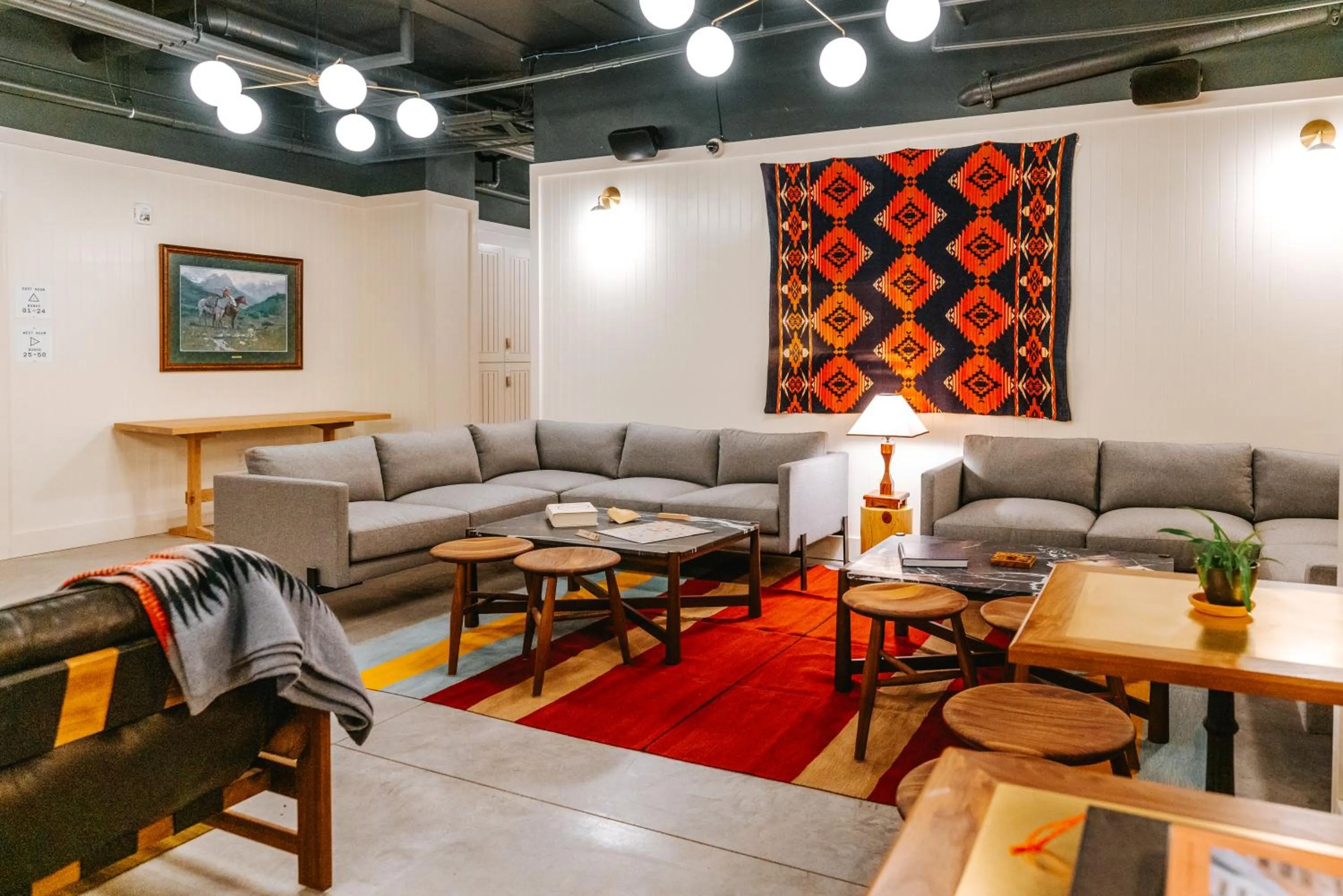 Communal lounge/ TV room in Cache House