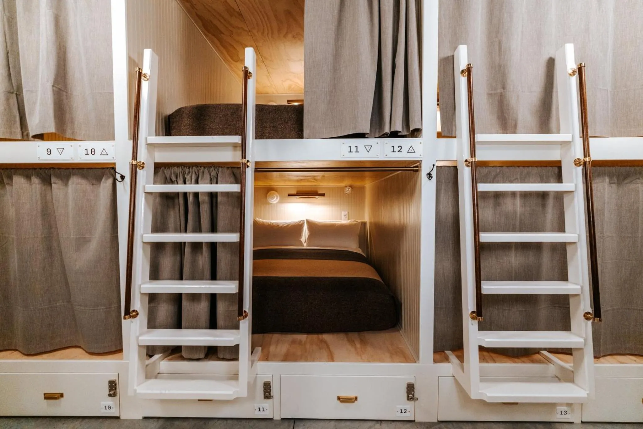 Photo of the whole room, Bed in Cache House